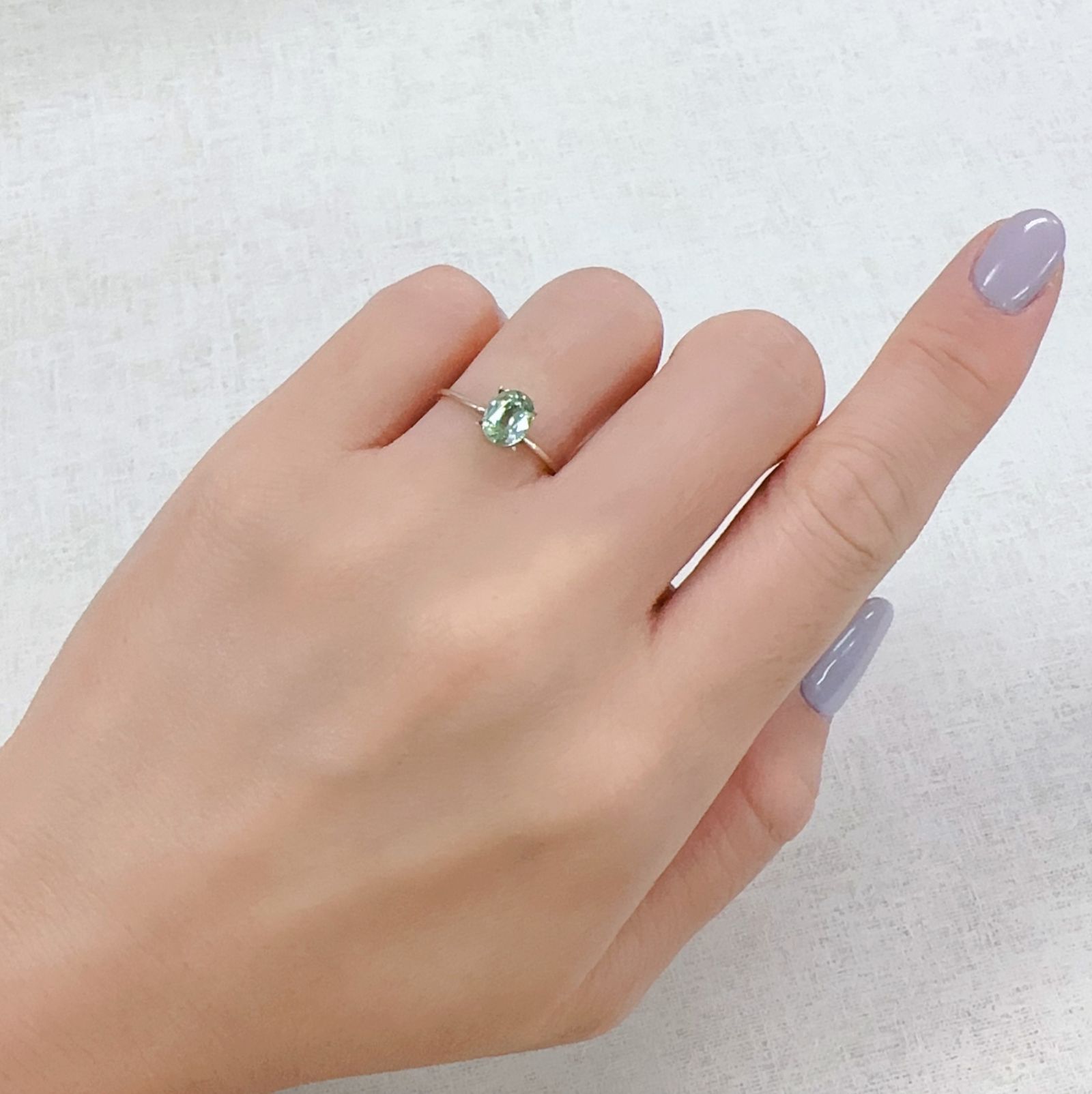 ミントガーネット(宝石名ガーネット)タンザニア産 0.92ct 識別済[230823062]6.5x5.3mm前後