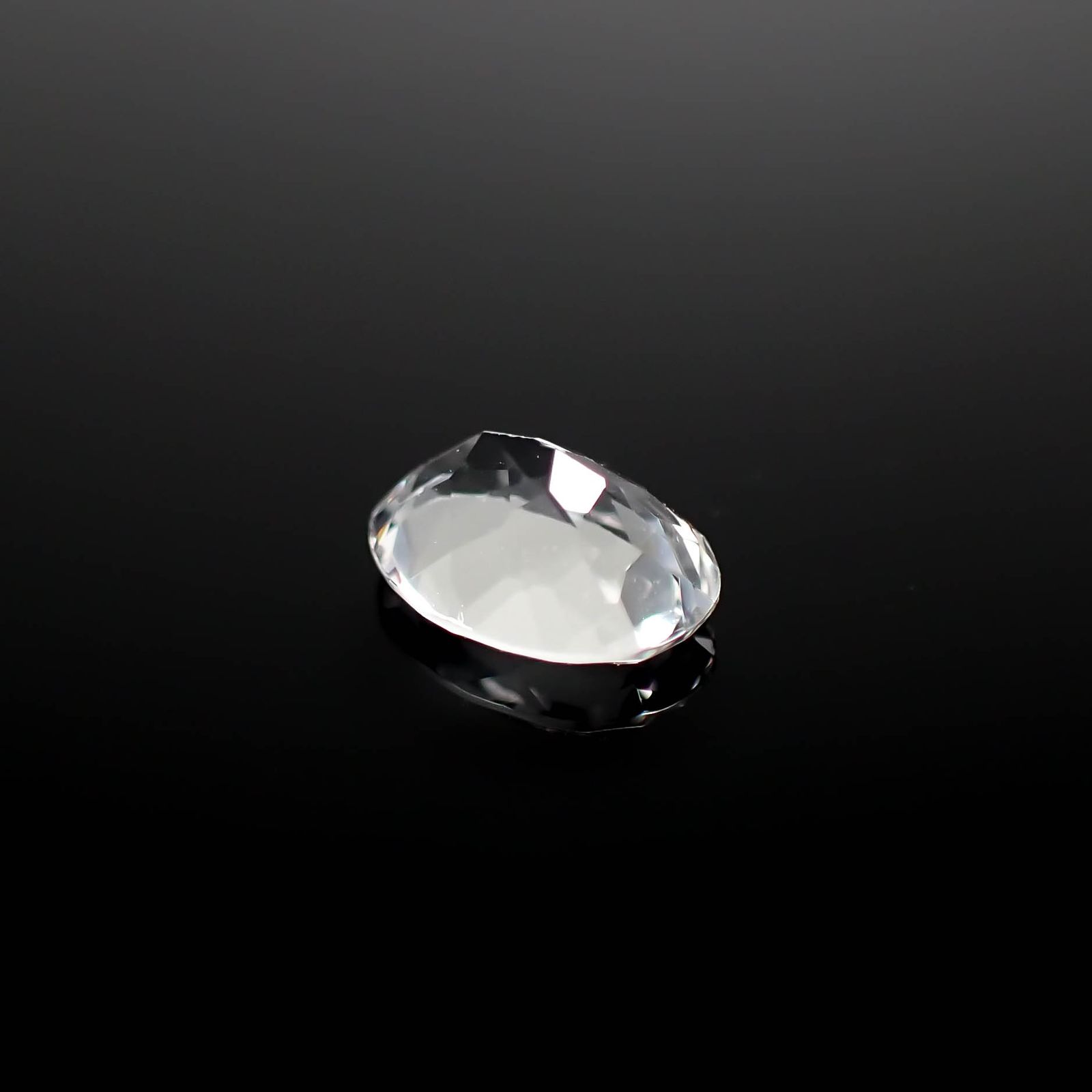 ゴッシェナイト パキスタン・ヒマラヤ産 0.68ct[240527455]7.1x5.2mm前後