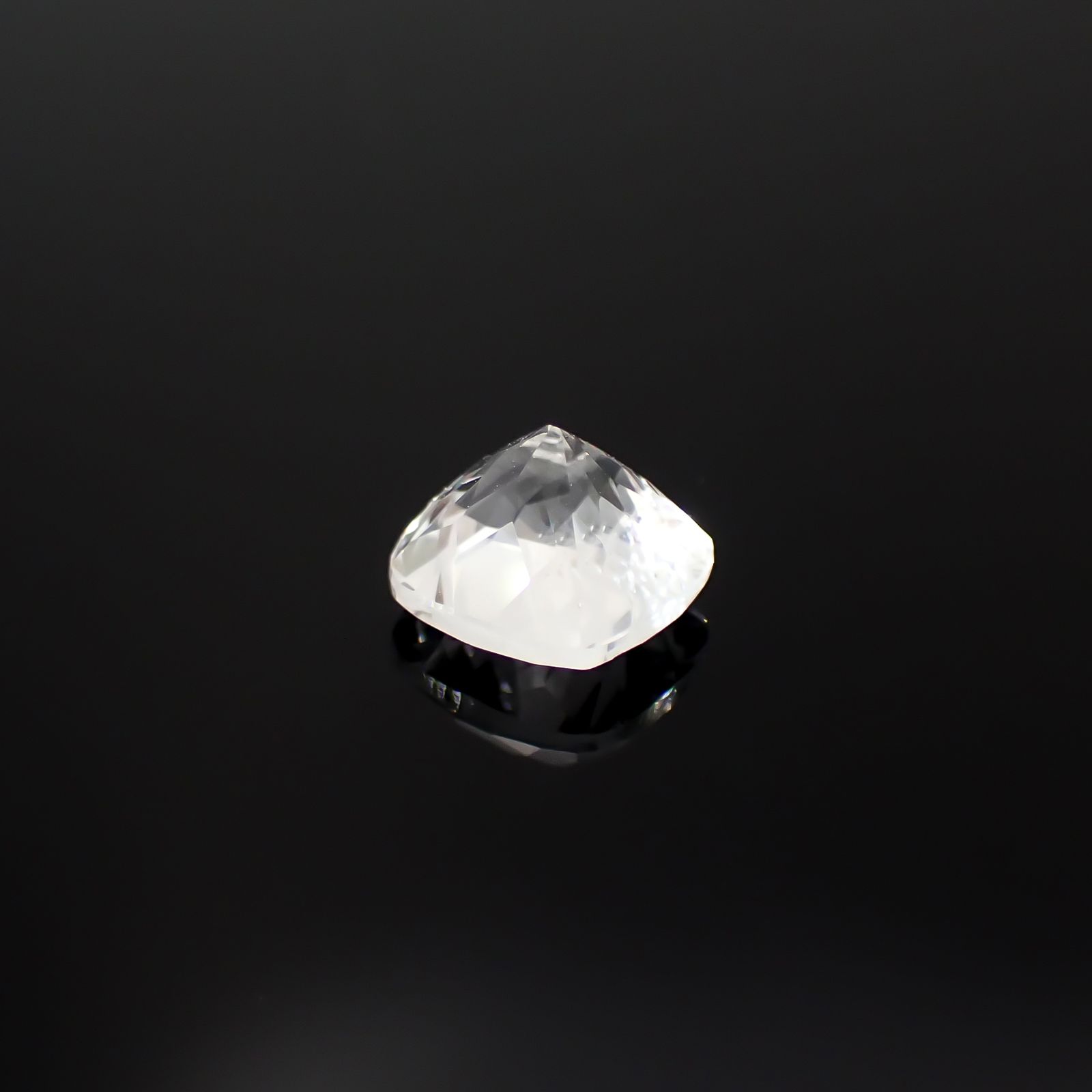 フェナカイト(宝石名フェナカイト)マダガスカル/ブラジル産 0.98ct 識別済[240628186]6.1x5.7mm前後