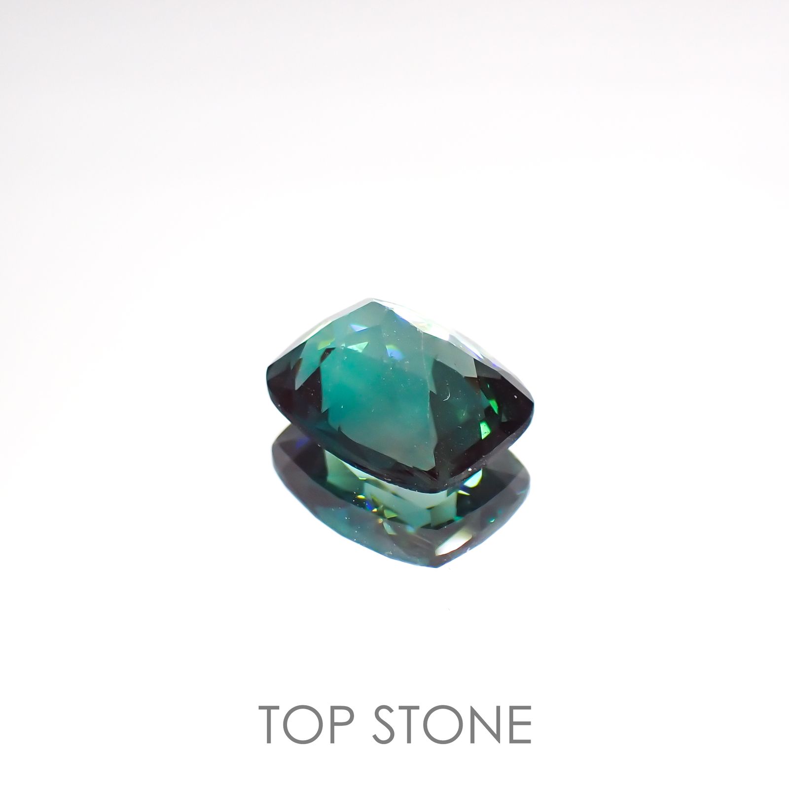 グリーンアンデシン(宝石名グリーン・アンデシン)チベット産 1.75ct 識別済[220115251]8.9x7.1mm前後