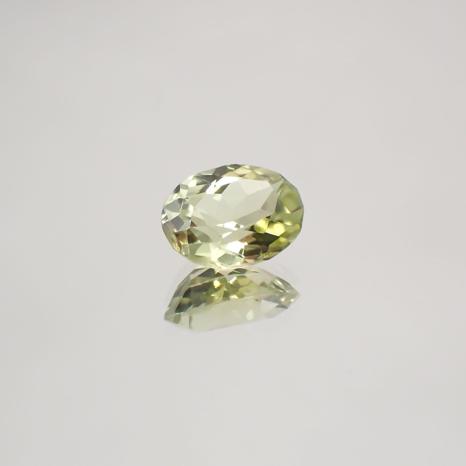 シリマナイト(宝石名シリマナイト) インド産 1.24ct 識別済[210810683]7.9×6mm前後