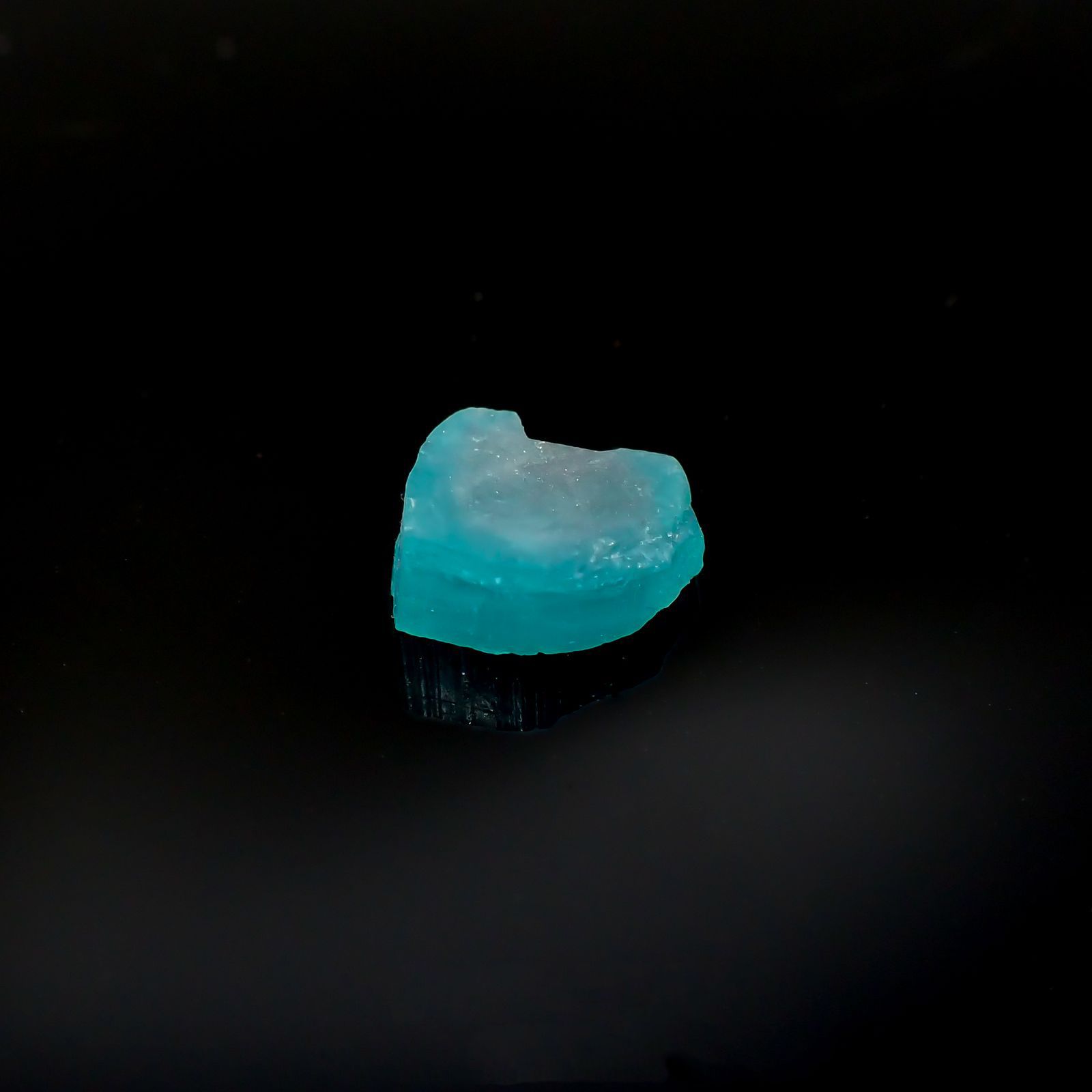 パライバトルマリン 原石スライス ブラジル・パライバ州バターリャ鉱山産 2.03ct[220616507]7.9x9mm前後