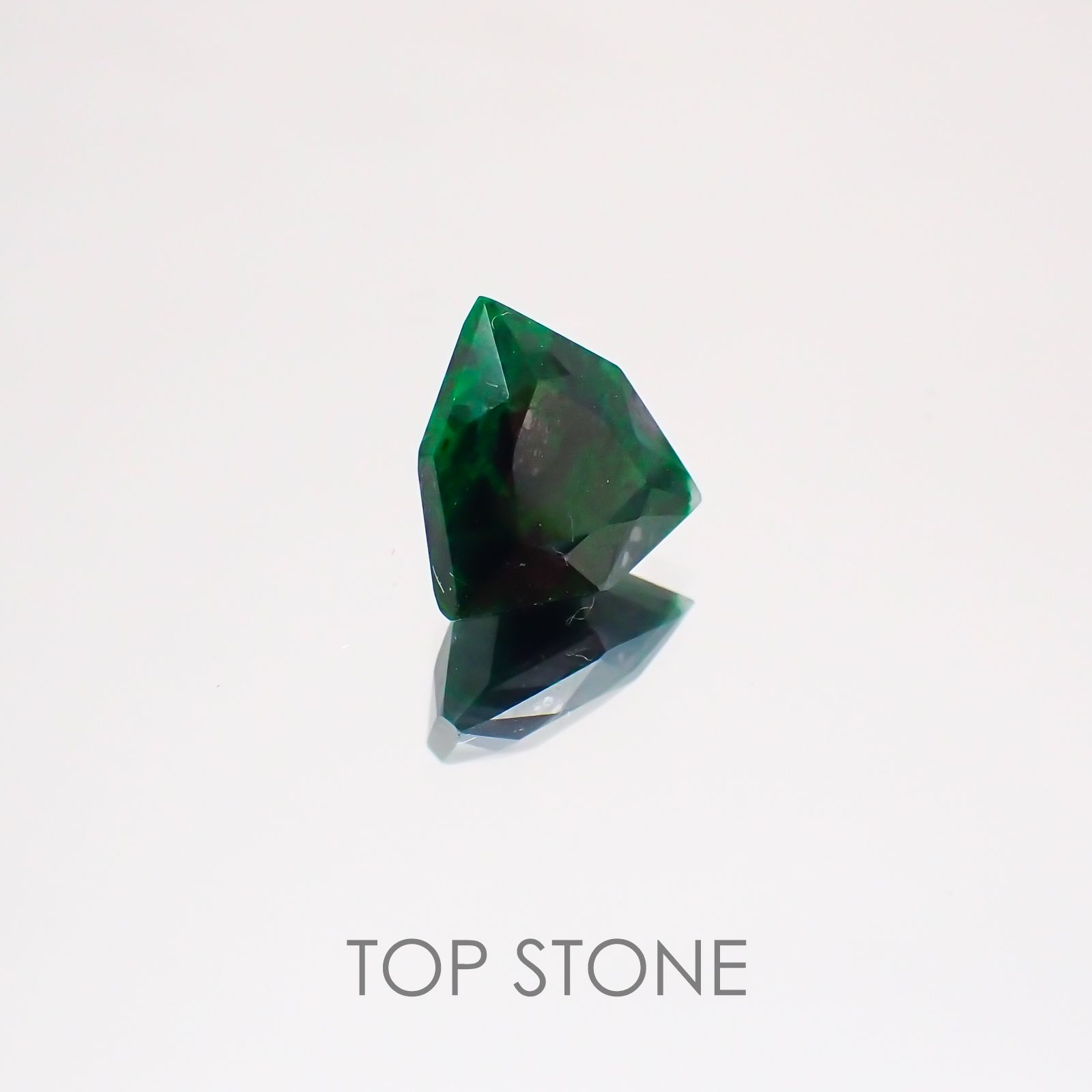 モーシッシ(宝石名マウシットシット) ビルマ産 2.62ct 識別済[20128745]8.9×8.9mm前後