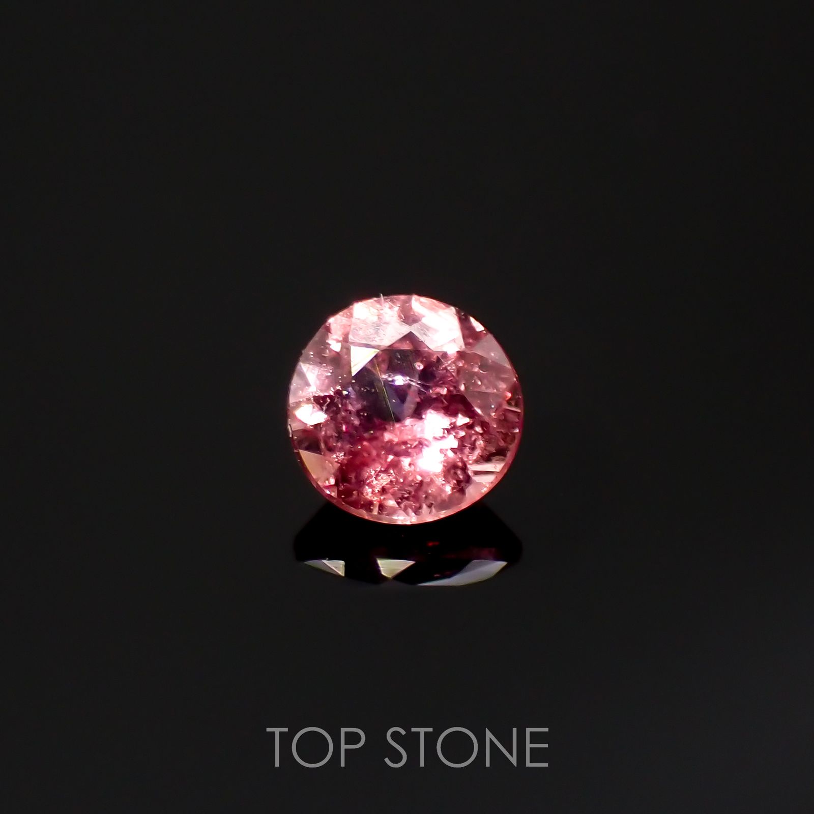 ピンクサファイア(宝石名サファイア)タンザニア・ウィンザー産 0.20ct 識別済[220616161]3.3x3.3mm前後