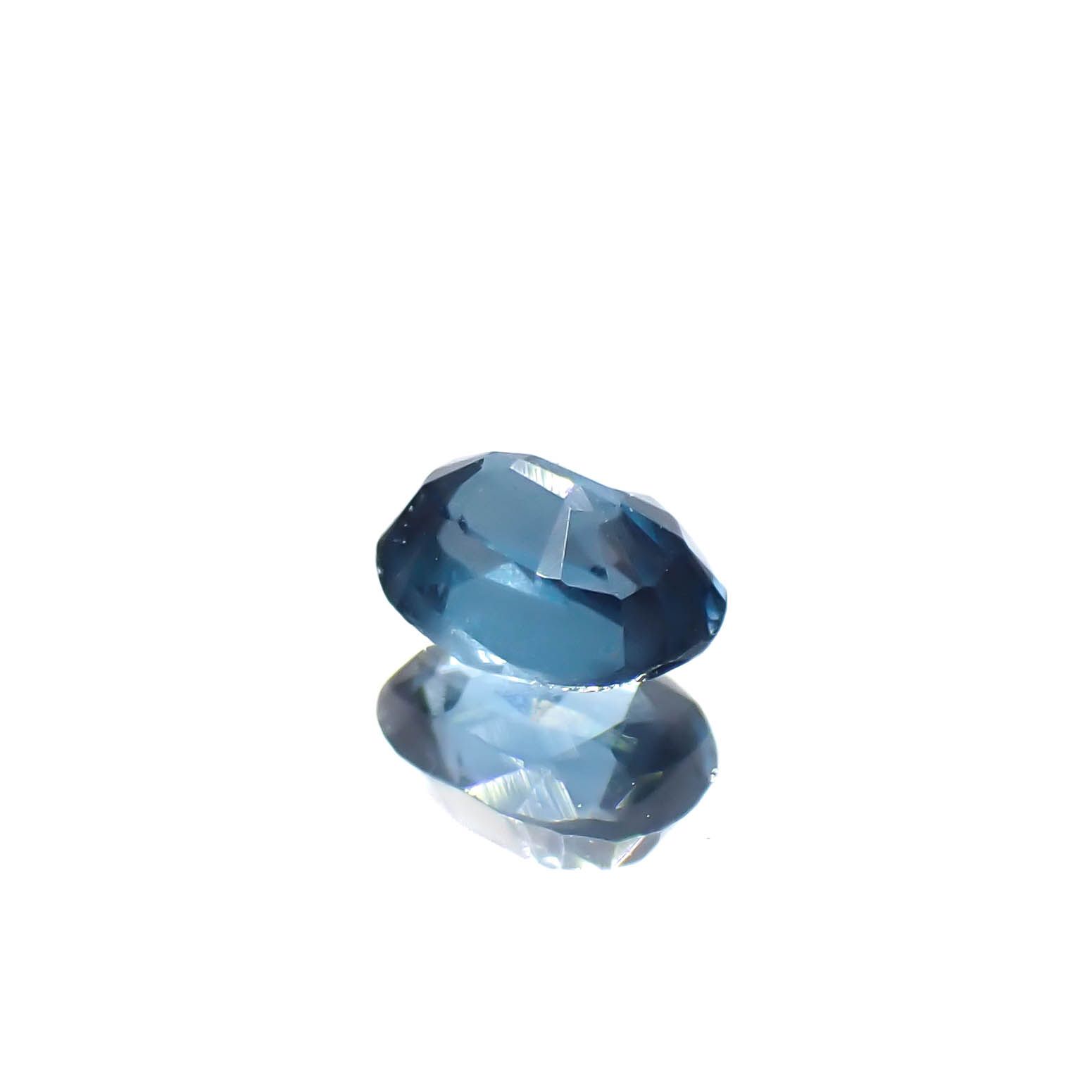 オーシャンブルーカイヤナイト(宝石名カイヤナイト)インド・オリッサ州産 0.44ct 識別済[240929161]5x3.9mm前後