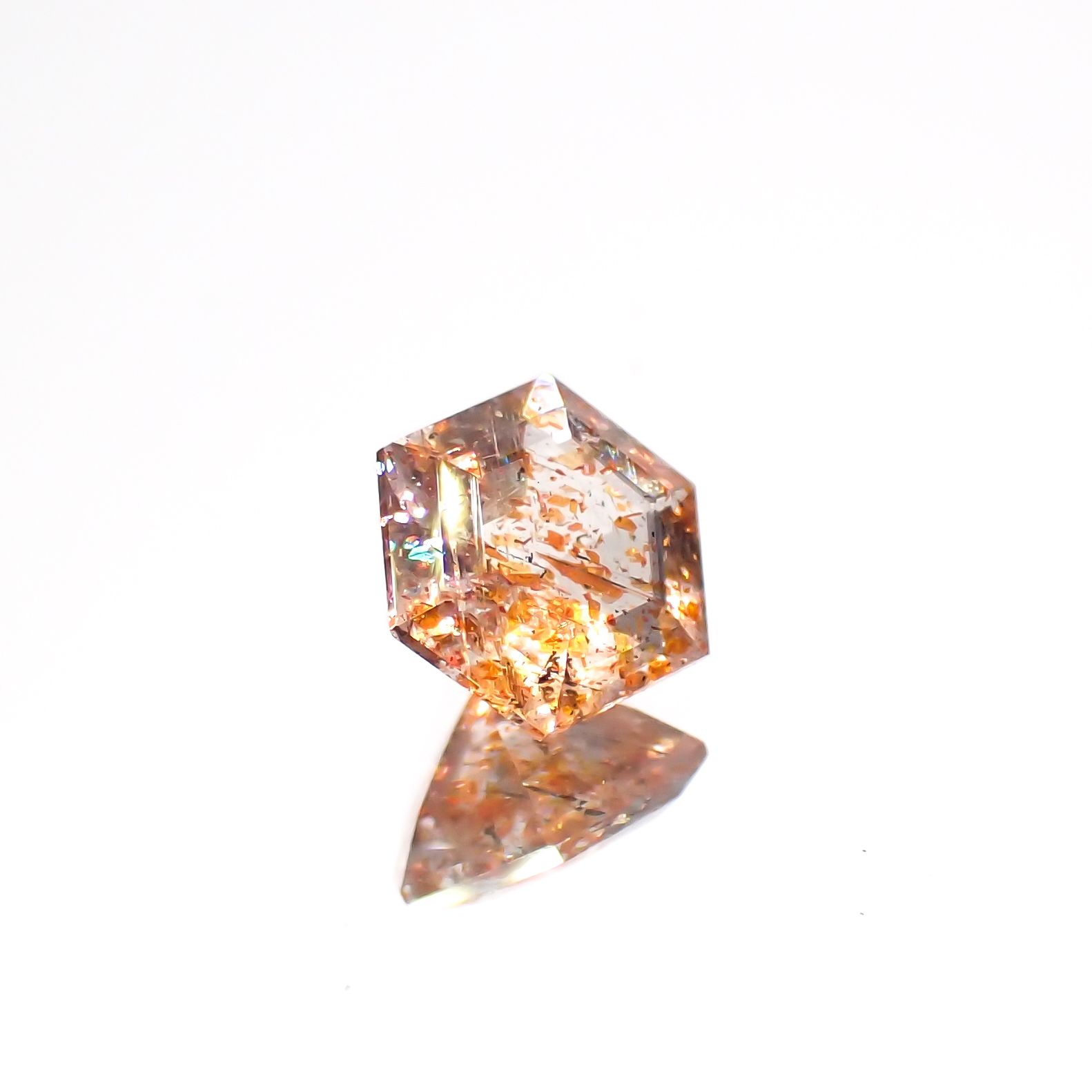 ◇ヘキサゴンカット◇イリュージョンサンストーンイリュージョンサンストーン タンザニア産 0.37ct[230320961]4.8x4.5mm前後