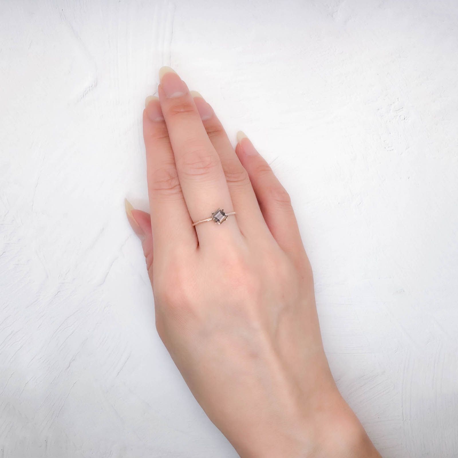 レインボースキャポライト ブラジル産 0.46ct / 4.8x4.7mm前後 [250931045]