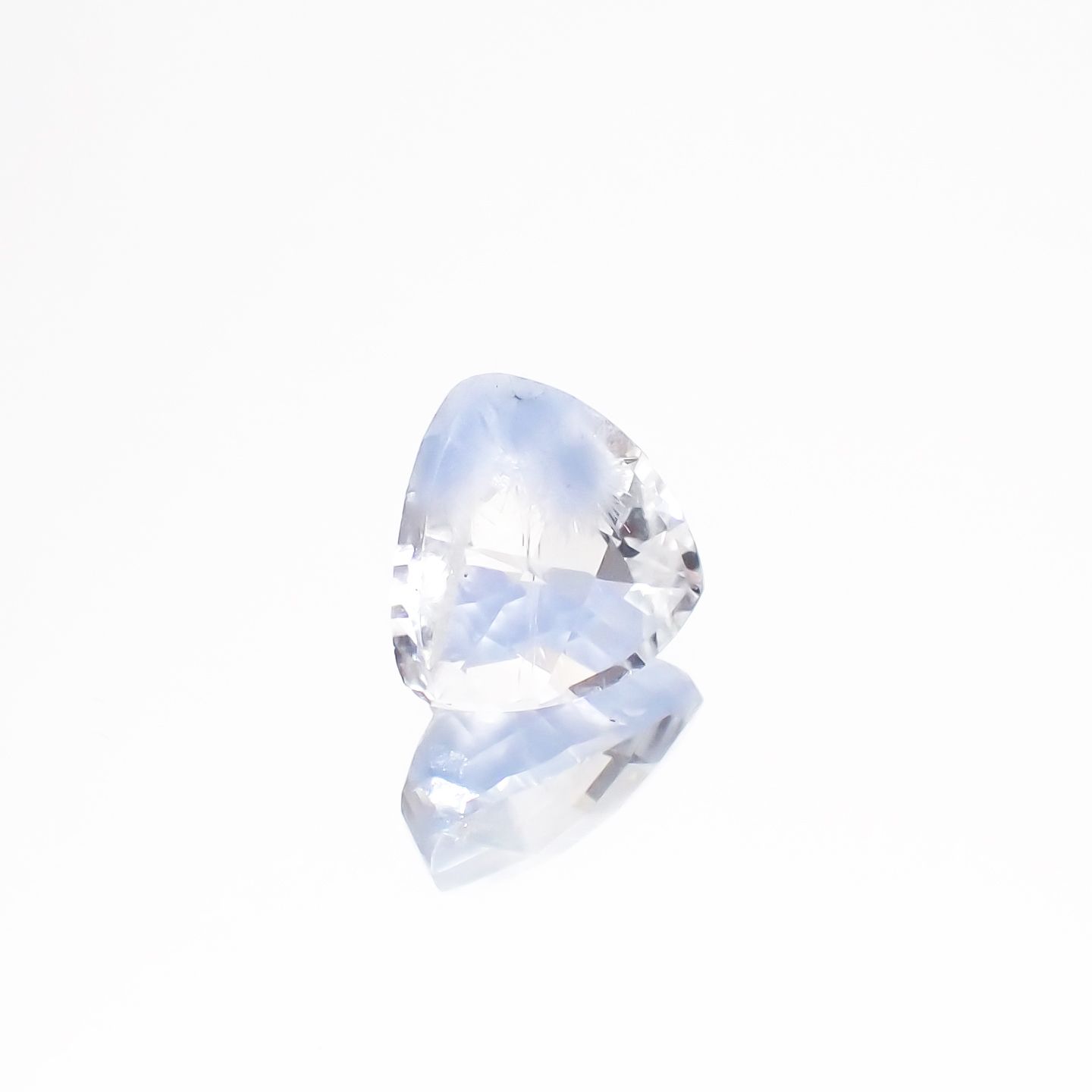 デュモルチェライトインクォーツ ブラジル産 1.87ct[231023584]8.2x8.1mm前後