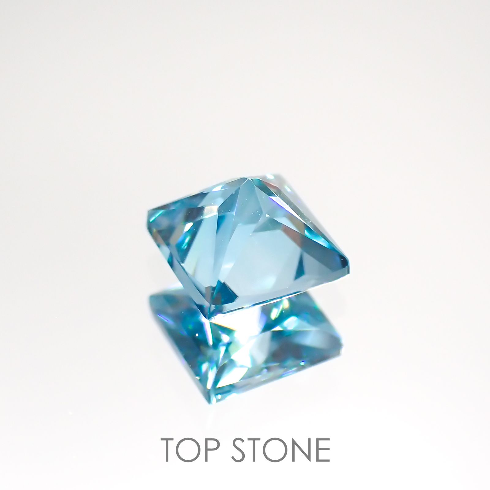 ◇プリンセスカット◇ブルージルコン(宝石名ジルコン) カンボジア産 1.01ct 識別済[210913435]5×4.9mm前後