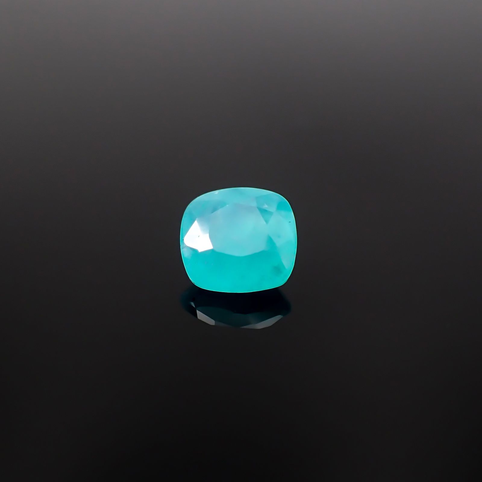 ブルースミソナイト ナミビア産 1.89ct / 6.9x6.8mm前後 [260331916]