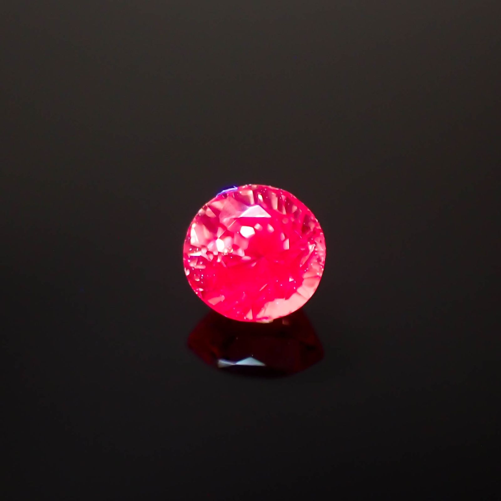 ピンクスピネル パパラチャカラー タンザニア産 0.19ct[230522129]3.3x3.2mm前後