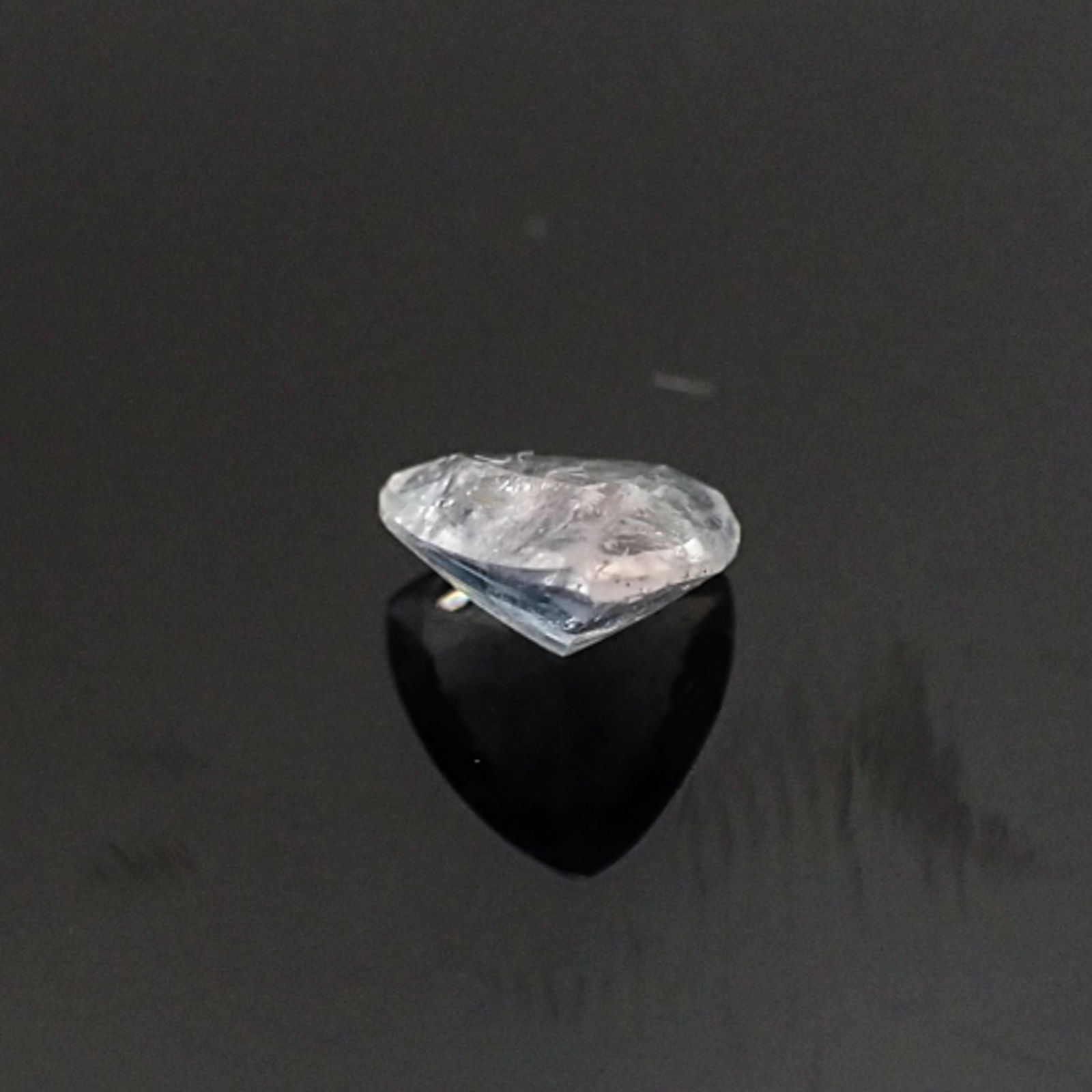 ユークレース(宝石名ユークレース) ブラジル産 0.391ct ソ付(彩珠)[20106487]5×5mm前後