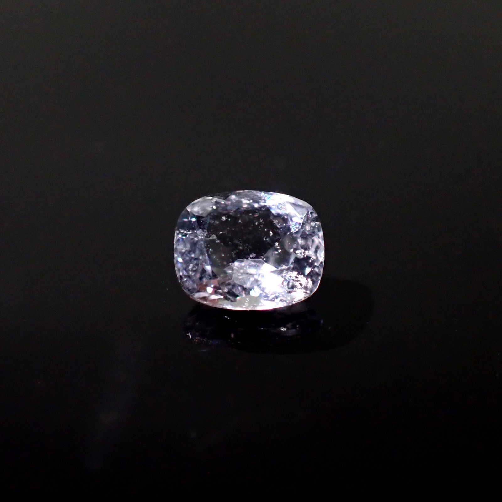 テネブレッセンススキャポライト アフガニスタン産 0.65ct[240928921]6.3x5.2mm前後
