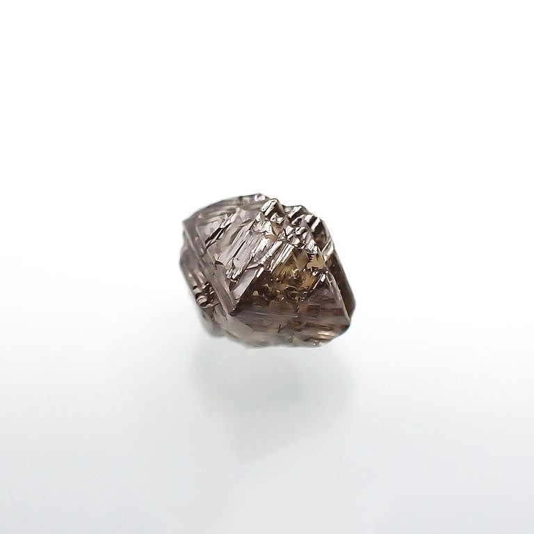 ソーヤブルダイヤモンド 原石 0.62ct[220717048]5.3x5.1mm前後