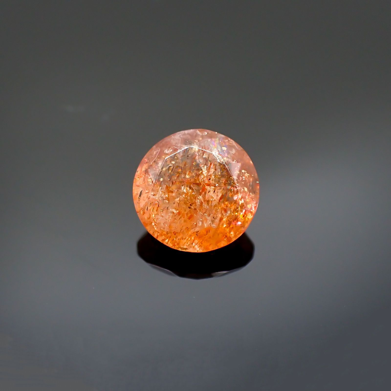 イリュージョンサンストーン(宝石名オリゴクレース)タンザニア産 1.8ct 識別済[250113873]8.1x8.1mm前後