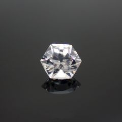 ◇ヘキサゴンカット◇カラーレスジルコン(宝石名ホワイト・ジルコン)スリランカ/カンボジア産 0.90ct 識別済[220114268]5x4.9mm前後