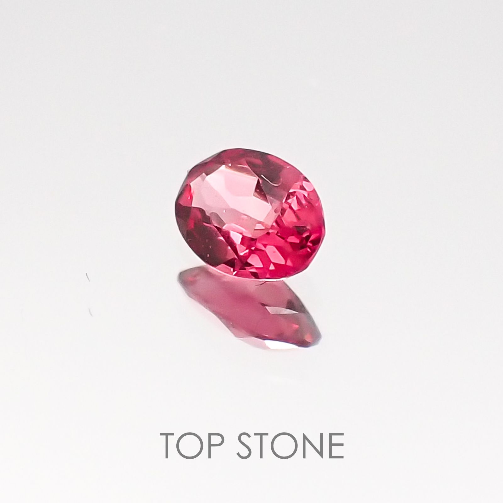 レッドスピネル タンザニア産 ルース 0.16ct[20117694]4.1×3mm前後