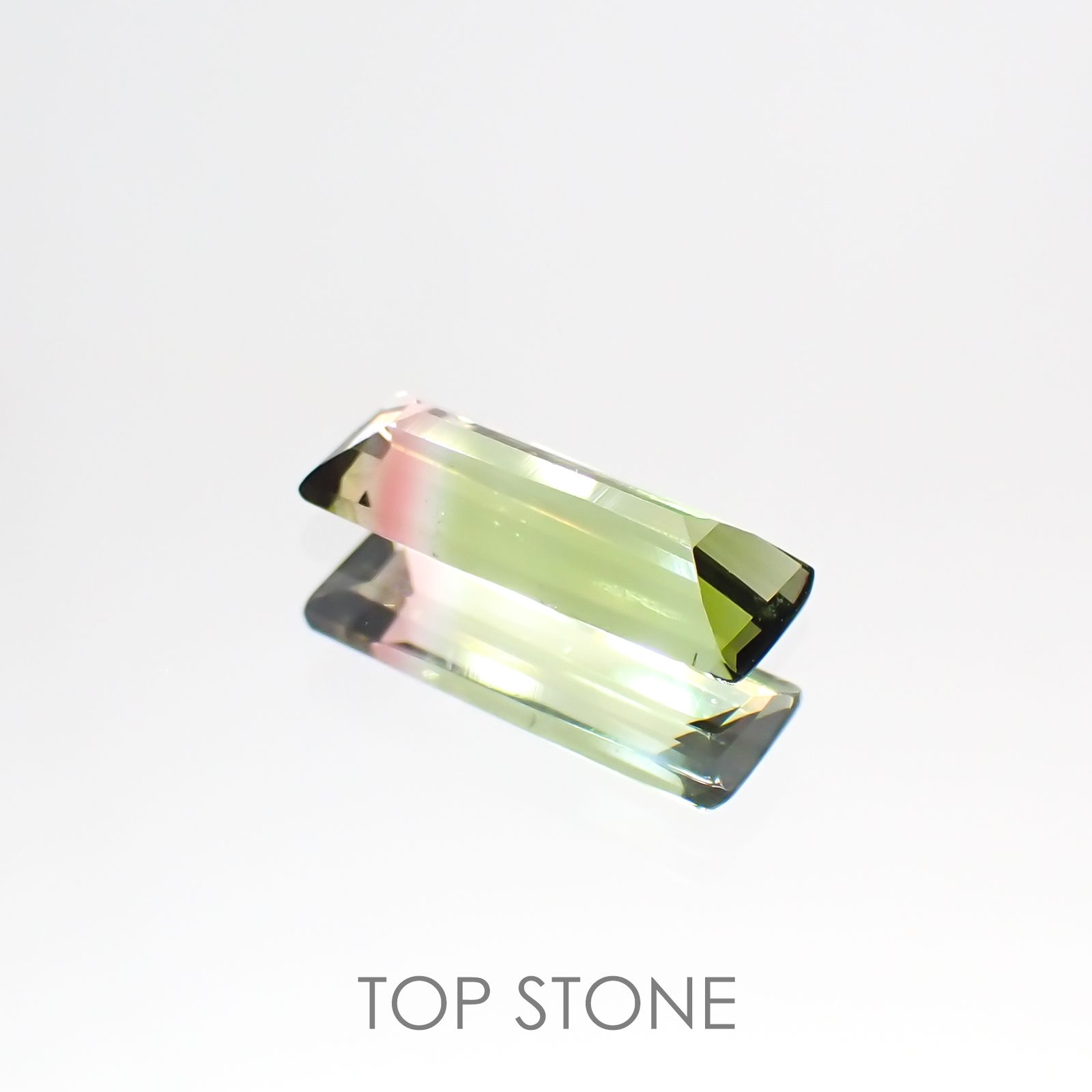 バイカラートルマリン(宝石名バイカラー・トルマリン) ブラジル産 0.60ct 識別済[211013627]9.1×3.2mm前後