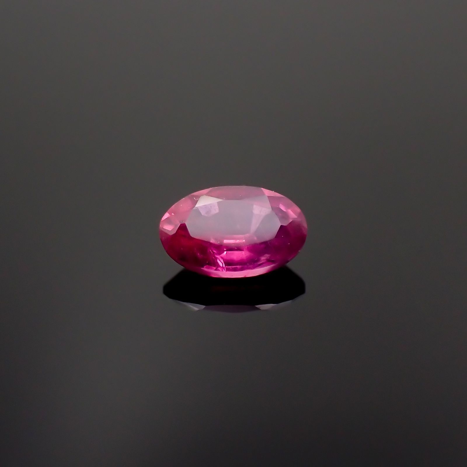 ウィンザーサファイア タンザニア・ウィンザー産 0.34ct [250321225]5x3.1mm前後