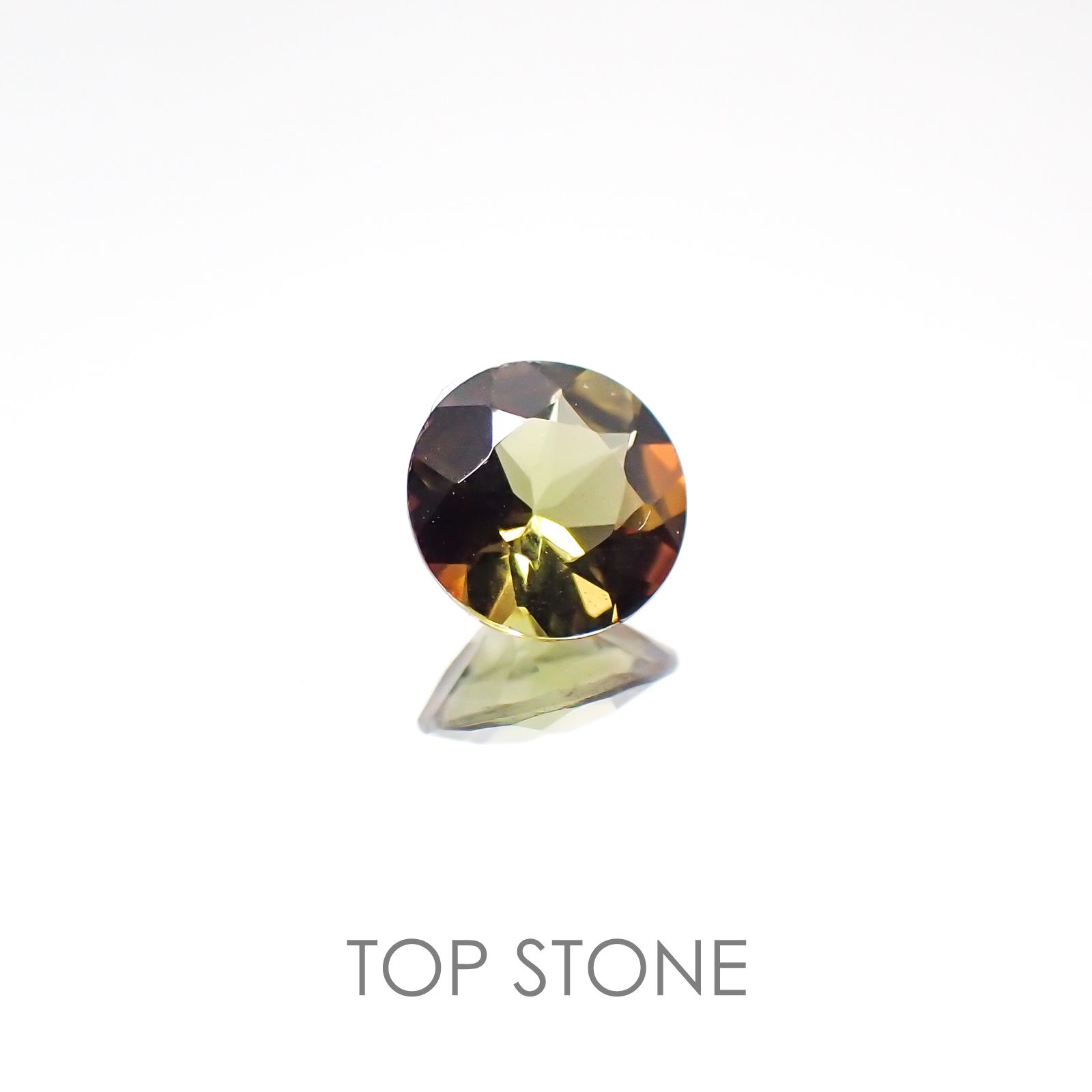 バイカラーアンダリュサイト スリランカ産 ルース 0.43ct[20117468]5.2×5.1mm前後