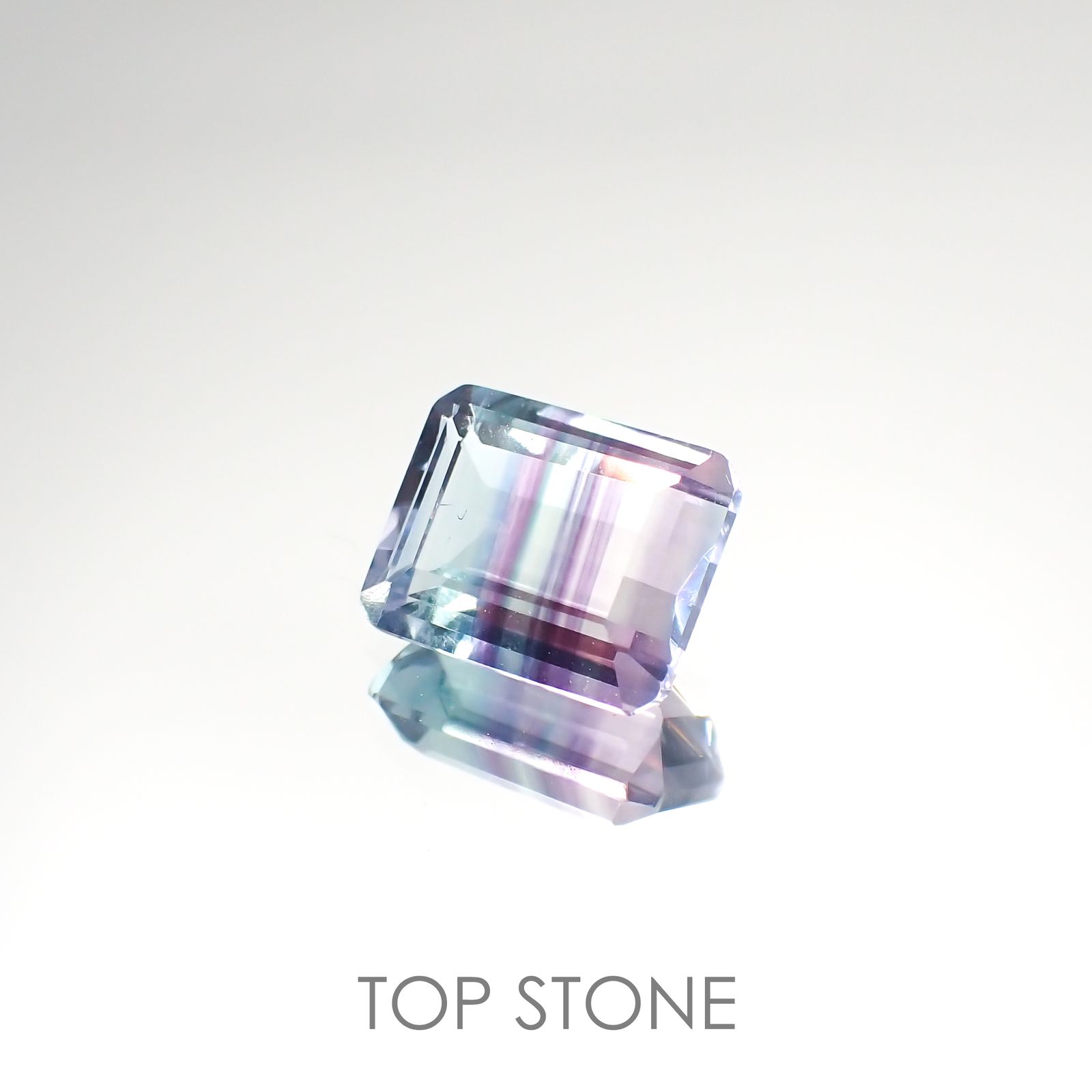 バイカラーフローライト ブラジル産 ルース 3.79ct[210913211]10.1×8mm前後