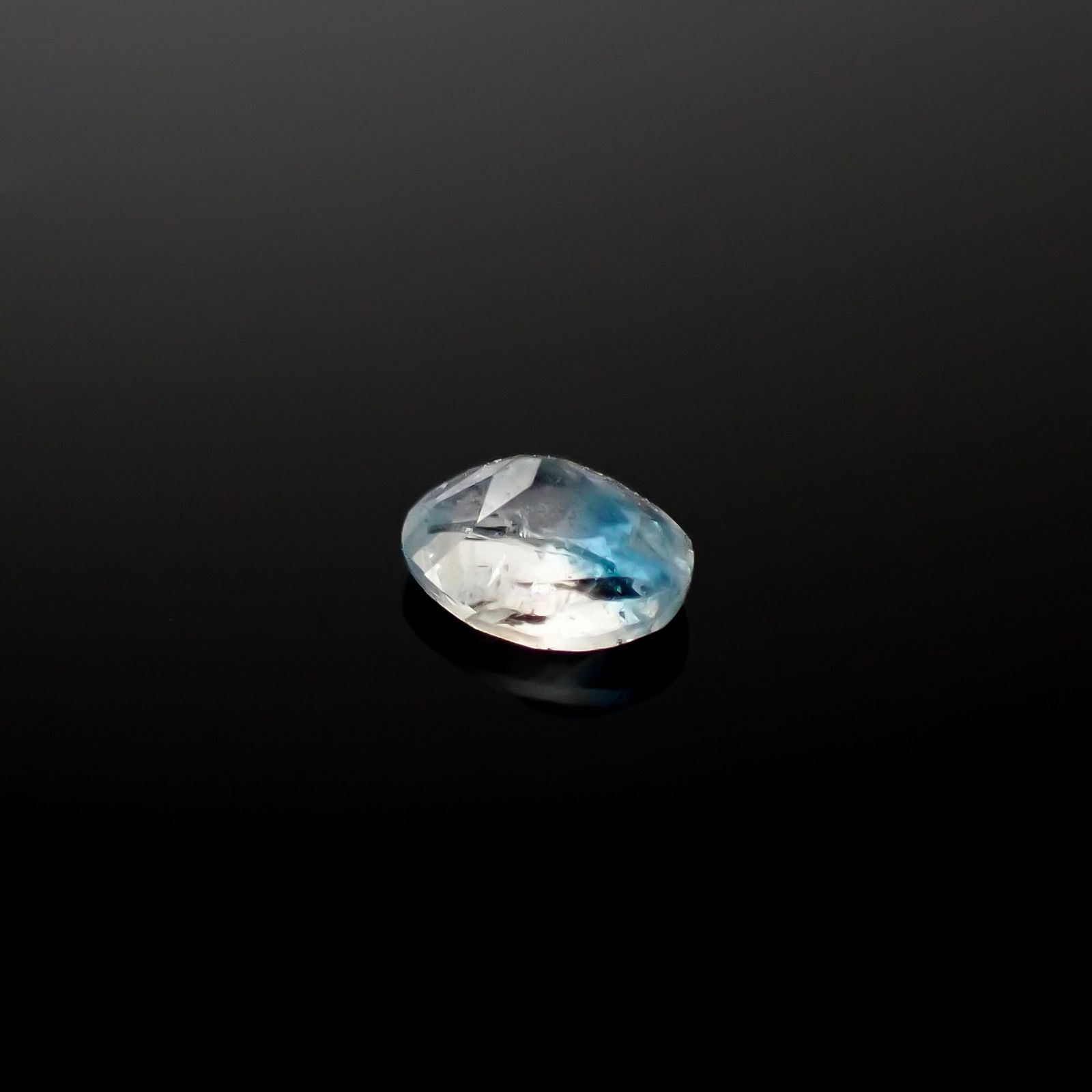 ユークレース(宝石名ユークレース)ジンバブエ産 0.14ct 識別済[241029231]3.8x2.9mm前後
