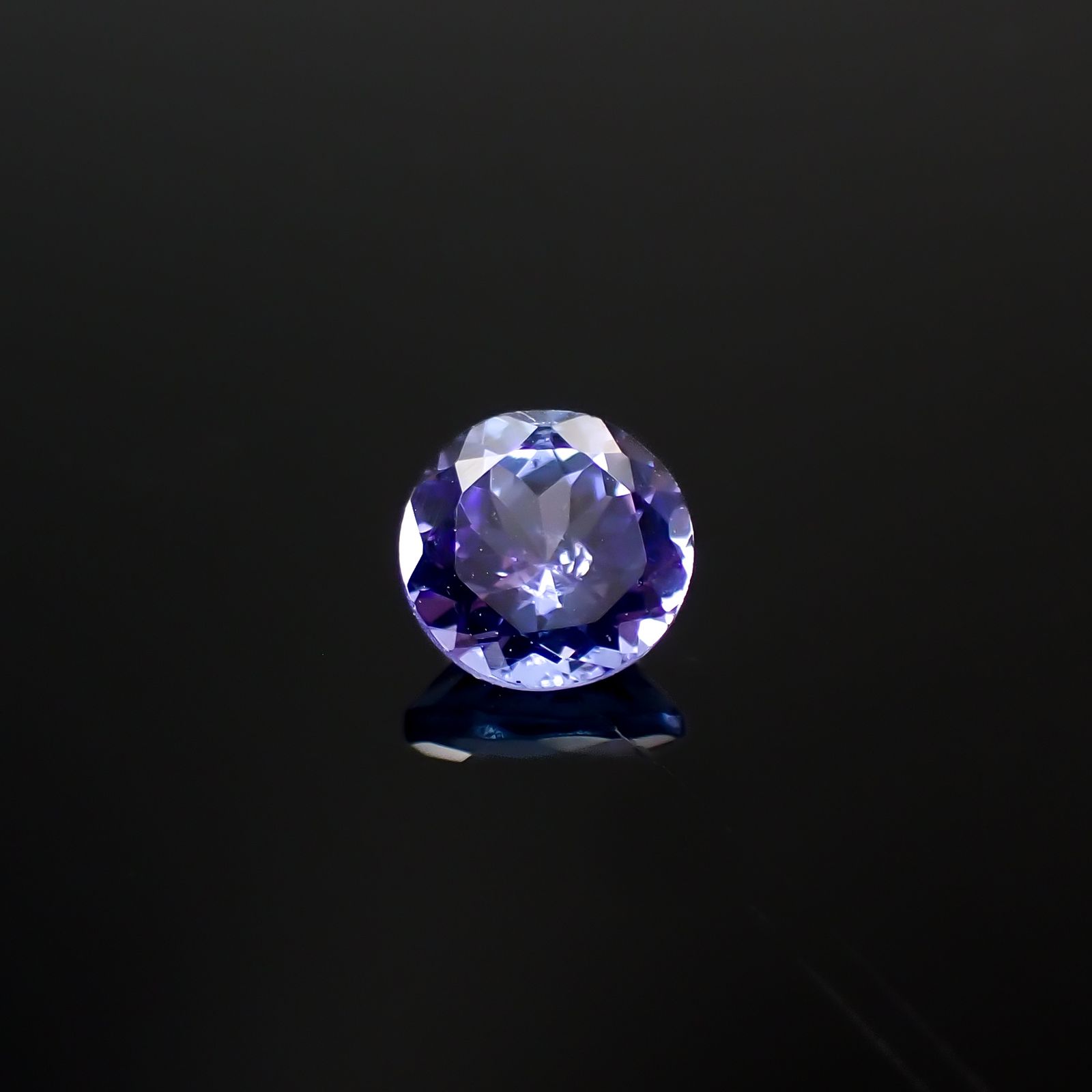 タンザナイト(宝石名タンザナイト)タンザニア産 0.86ct 識別済[240628333]6.1x6.1mm前後