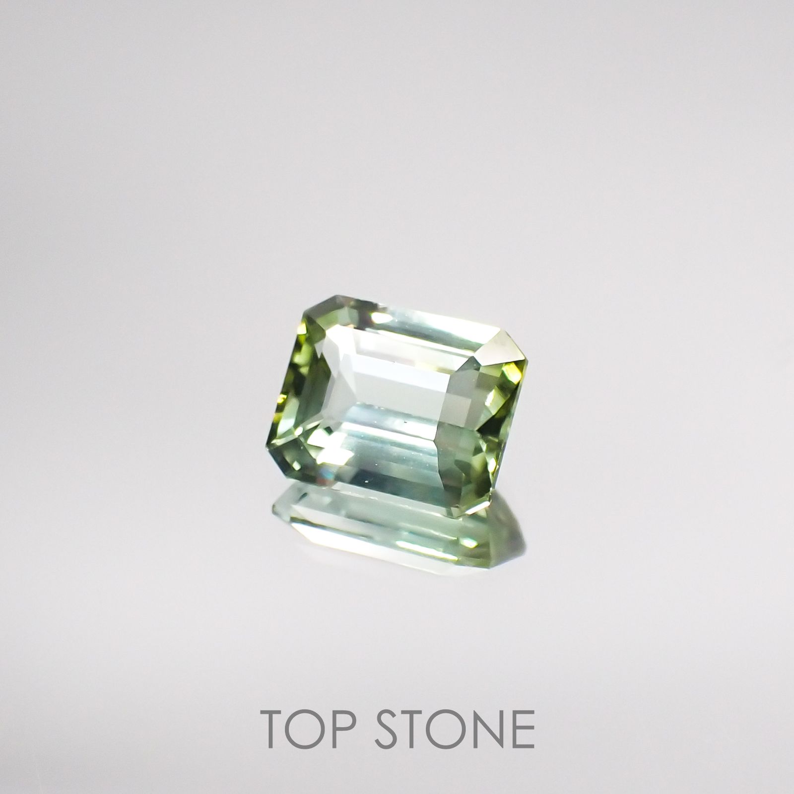 ミントトルマリン(宝石名ライトグリーン・トルマリン) ルワンダ産 1.385ct ソ付(彩珠)[210711596]7.5×6.1mm前後