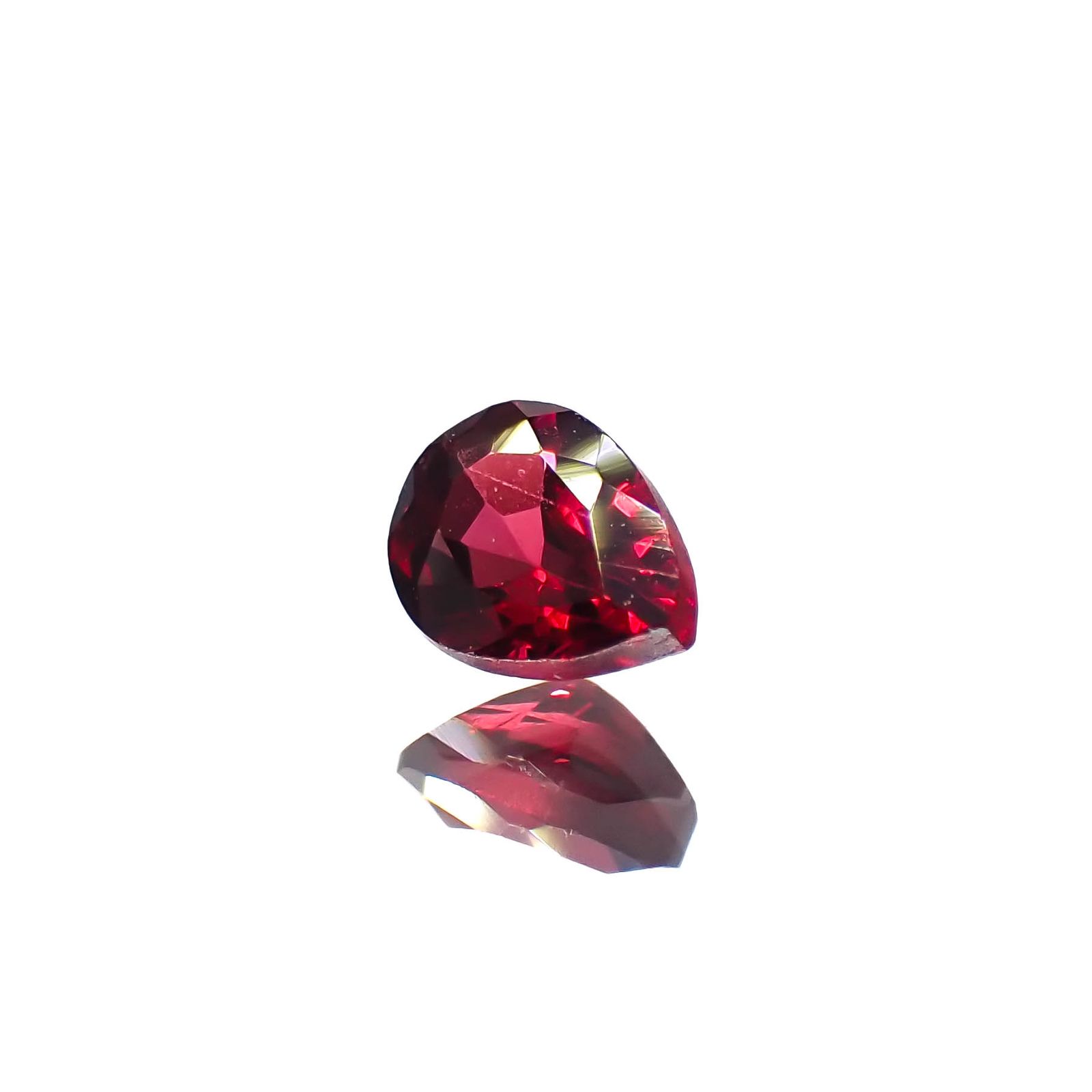 レッドスピネル ビルマ産 0.20ct[230722612]3.9x3.1mm前後