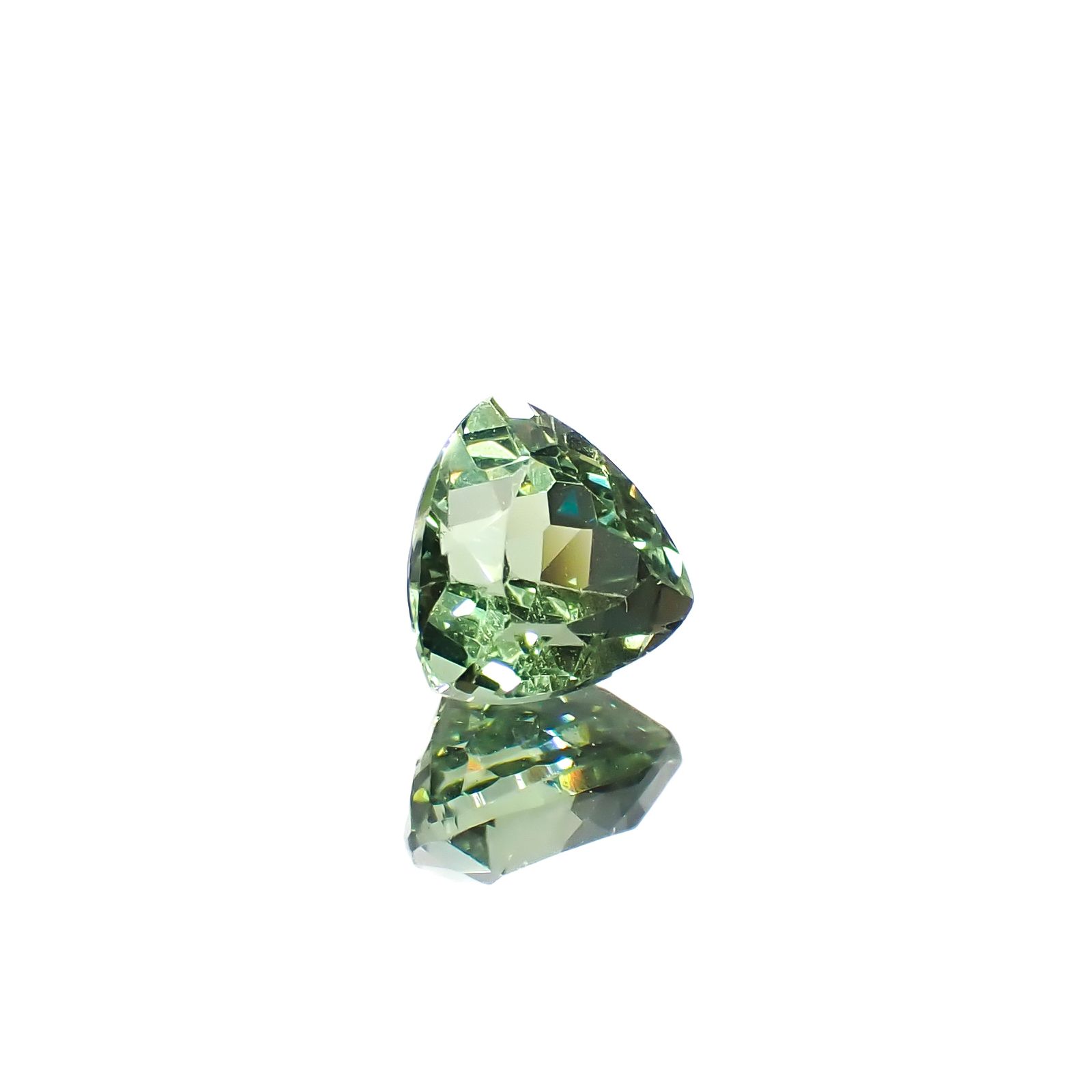 グリーンアパタイト マダガスカル産 0.75ct [241129482]5.4x5.5mm前後