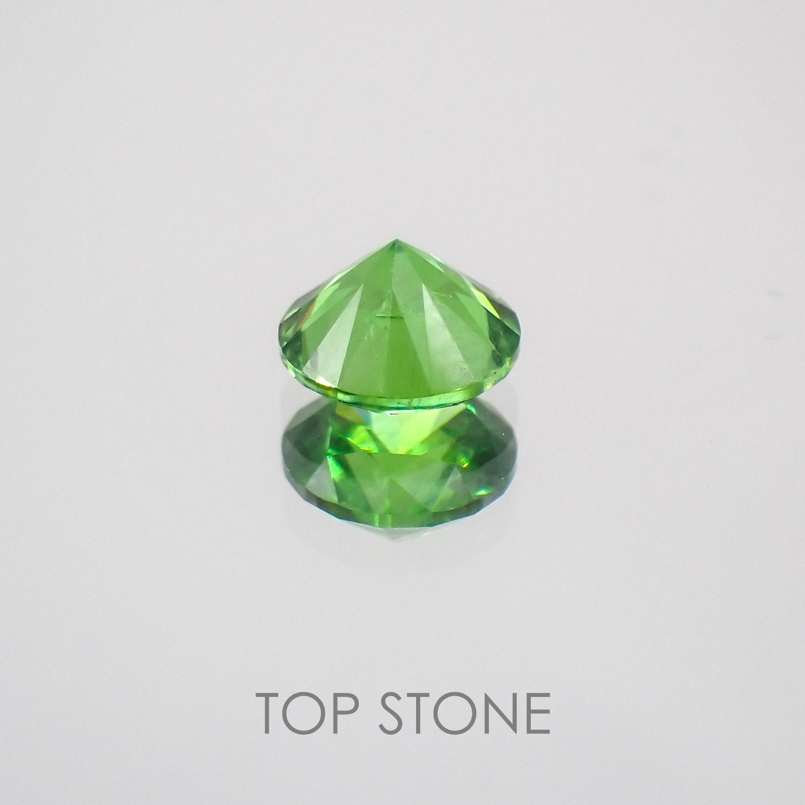 デマントイドガーネット(宝石名デマントイド・ガーネット) ロシア産 0.427ct ソ付(彩珠)[210310252]4.5×4.5mm前後