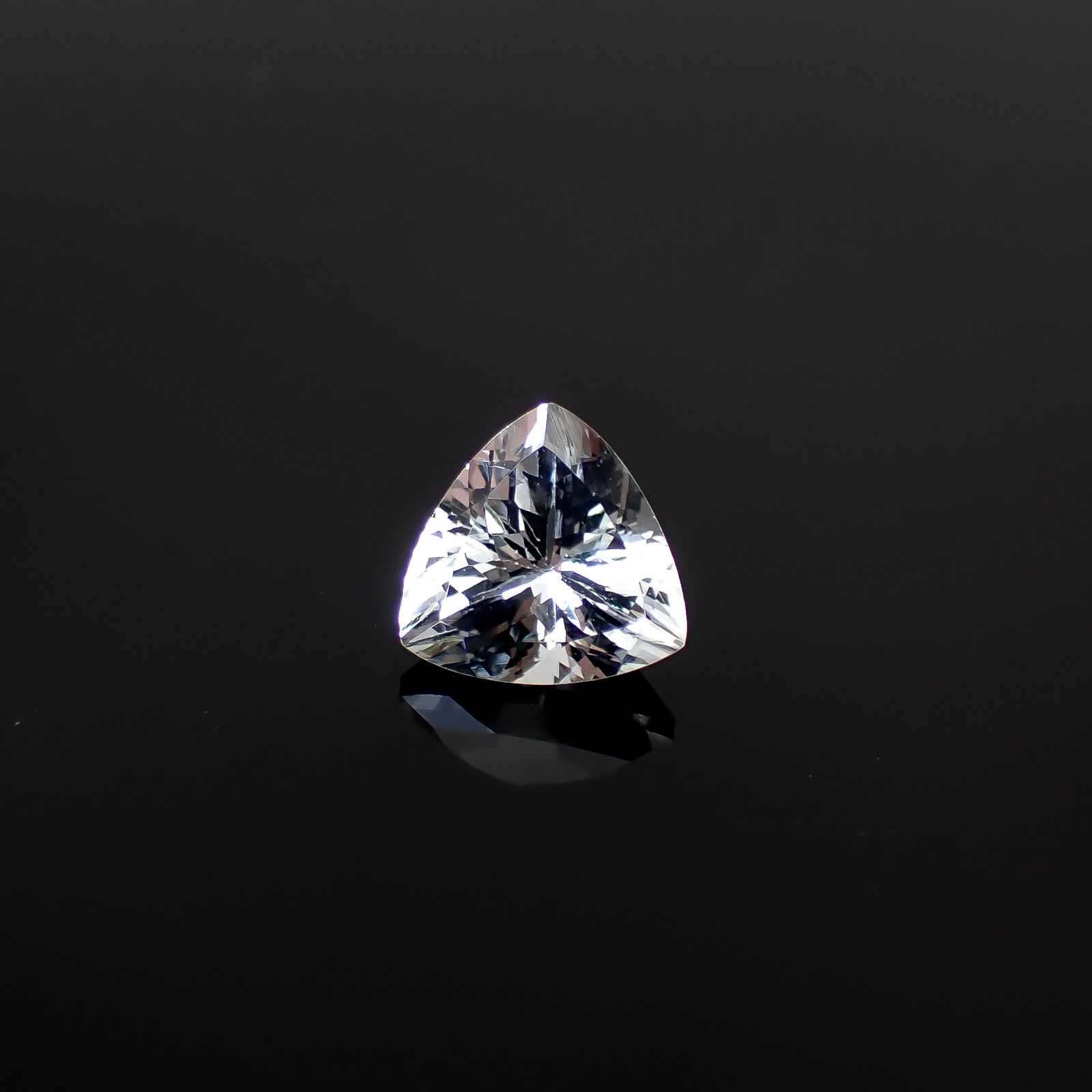 アクアマリン モザンビーク産 3.21ct [250530331]10.1x10.3mm前後