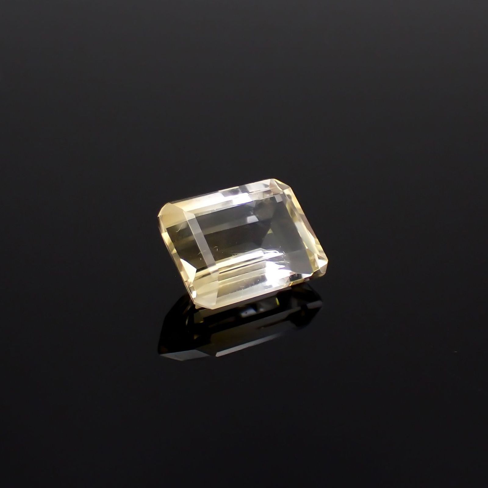 バイカラーシトリン ブラジル・ミナスジェライス州産 7.35ct / 13.4x10.1mm前後 [251026464]