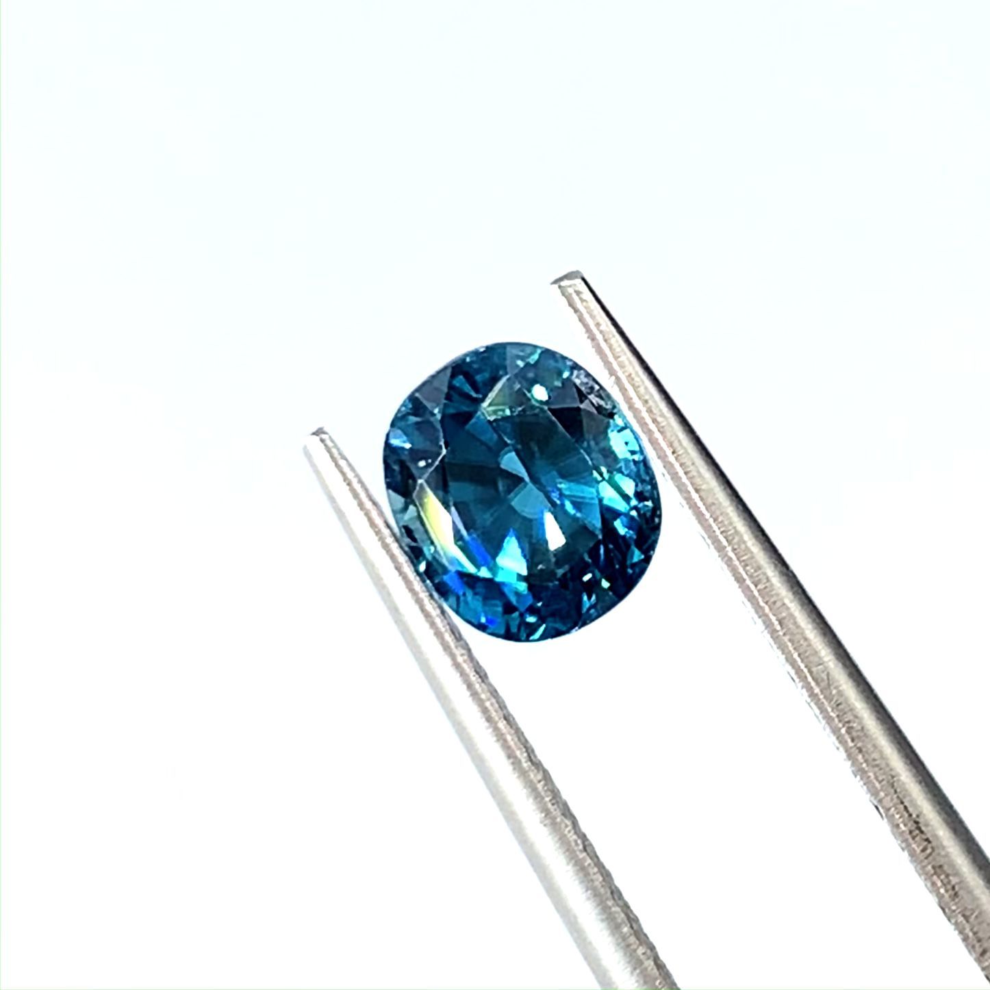 ラタナキリブルージルコン カンボジア産 1.83ct / 6.2x5.5mm前後