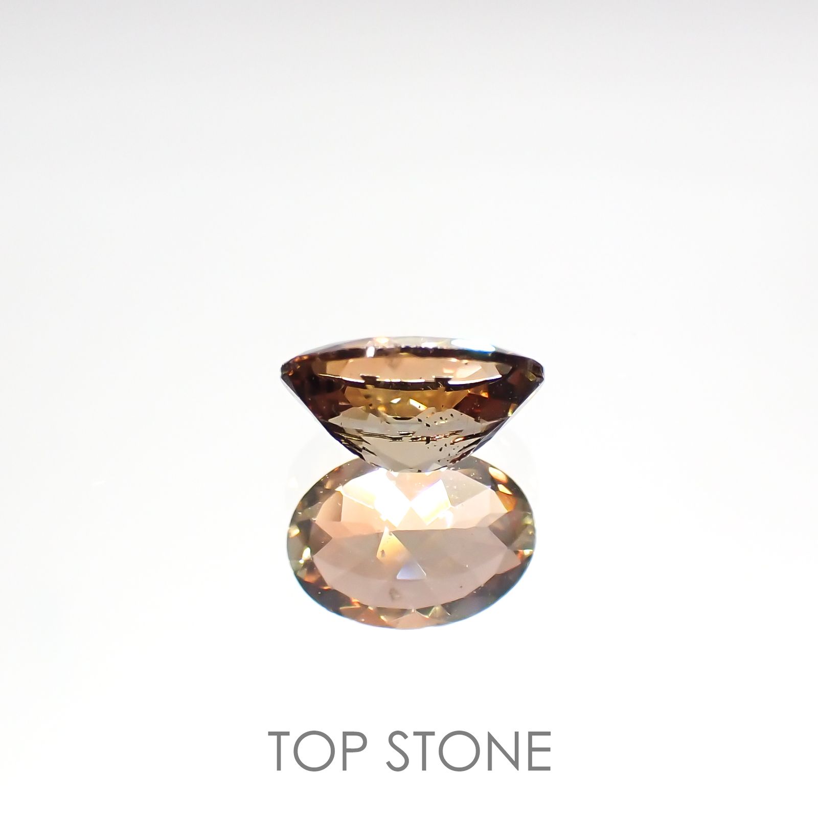 バイカラーアンダリュサイト(宝石名アンダリュサイト)スリランカ/マダガスカル産 0.75ct 識別済[220515702]7.1x5mm前後