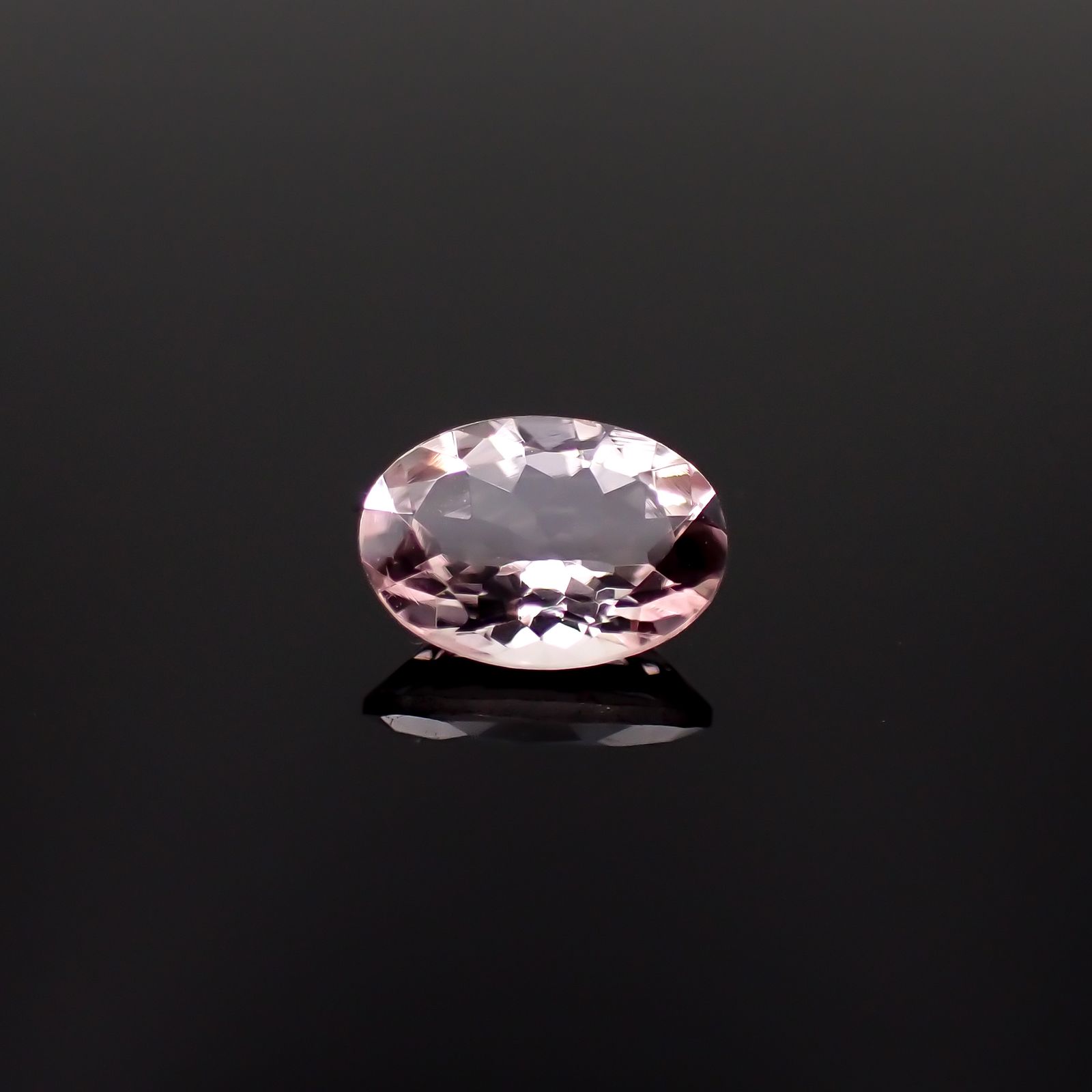 モルガナイト ブラジル産 0.64ct[230421789]7.1x5.1mm前後