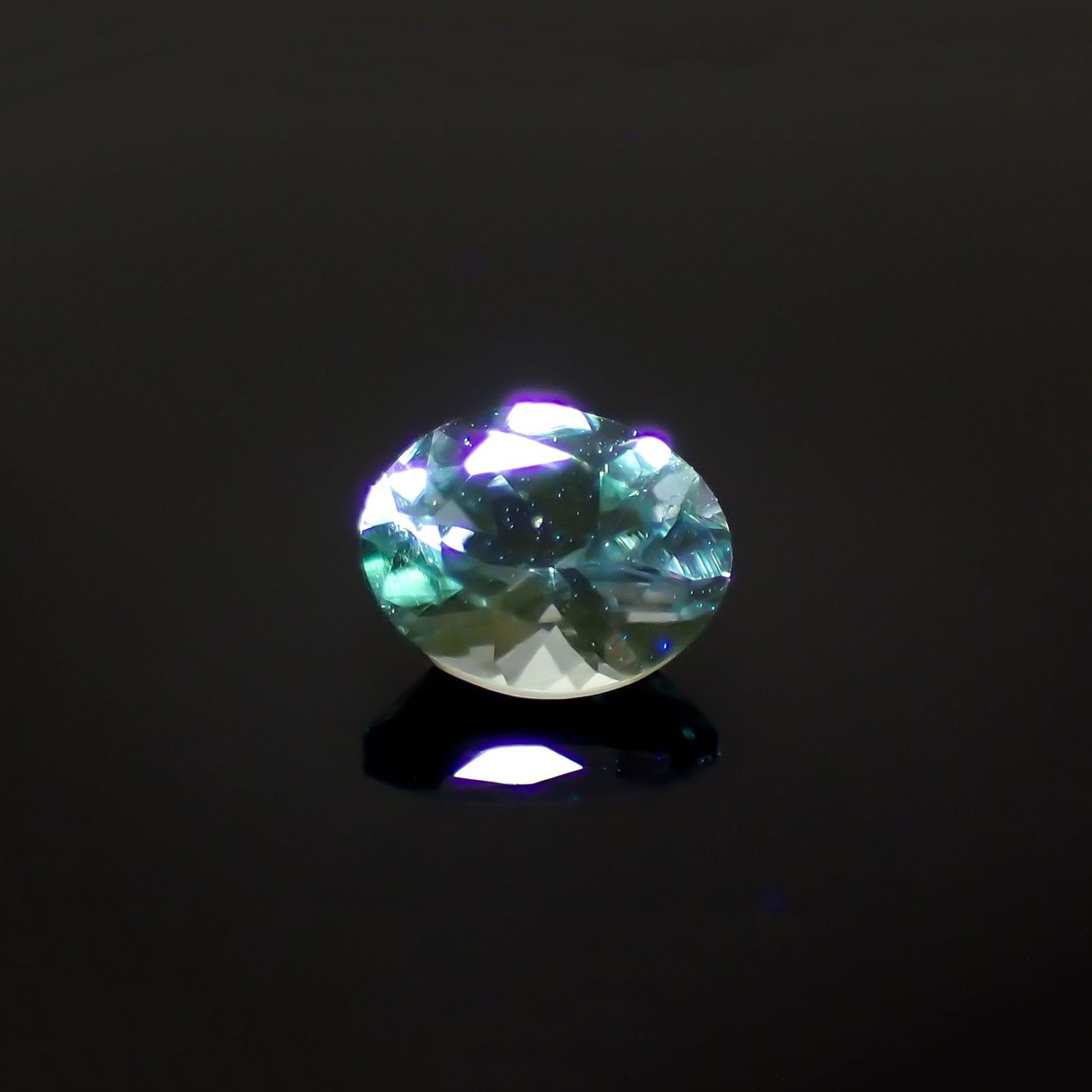 ブルーコーネルピン(宝石名コーネルピン)タンザニア産 識別済 0.31ct / 4.7x3.6mm前後 [251019226]