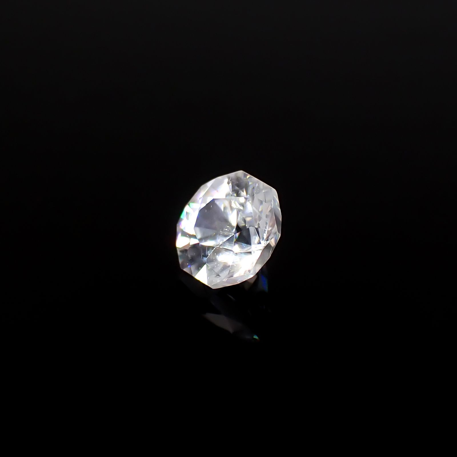 ◇オクタゴンカット◇カラーレスジルコン(宝石名ホワイト・ジルコン)スリランカ/カンボジア産 識別済 0.82ct / 4.9x4.9mm前後 [251231381]