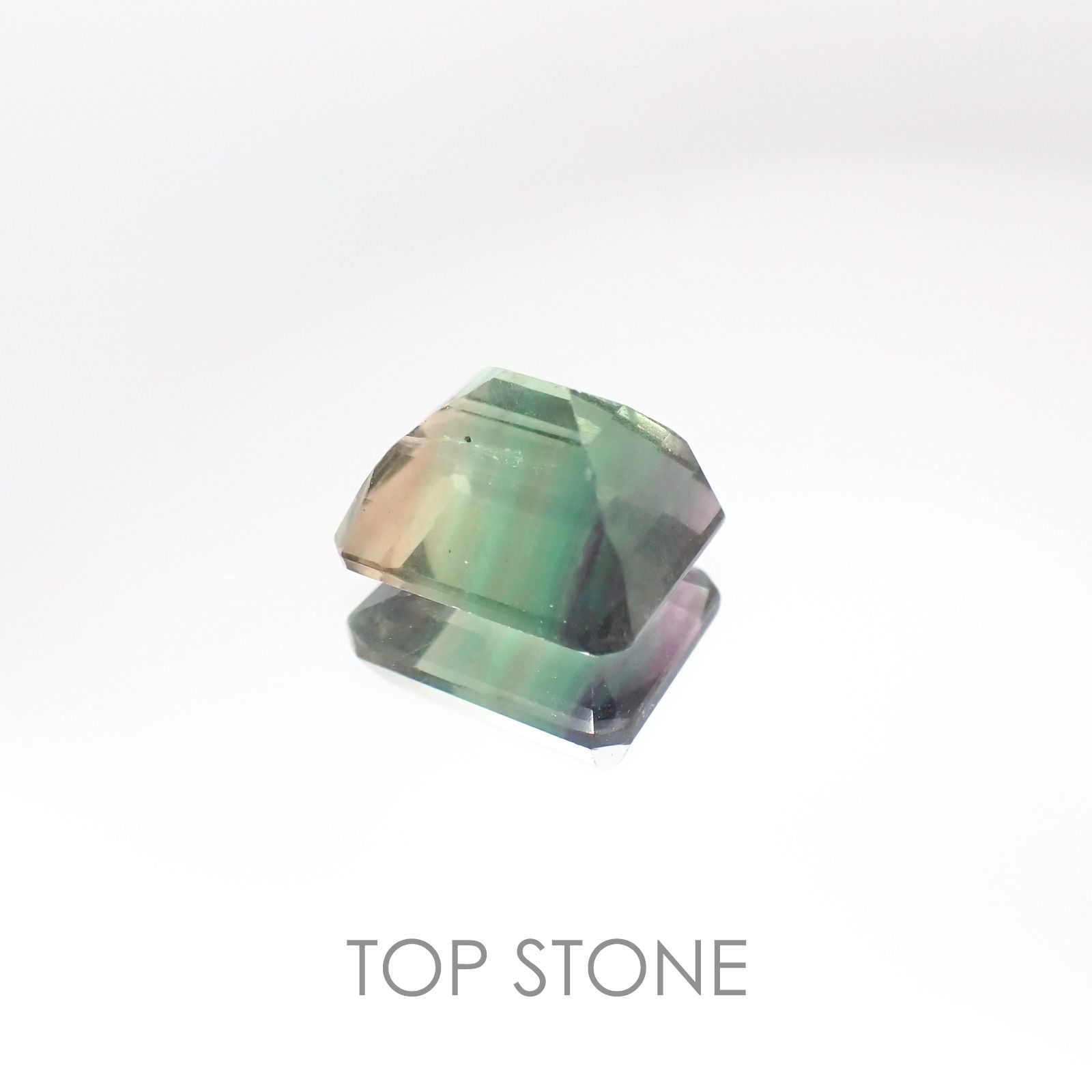 バイカラーフローライト ブラジル産 ルース 5.71ct[2010107059]11×9mm前後
