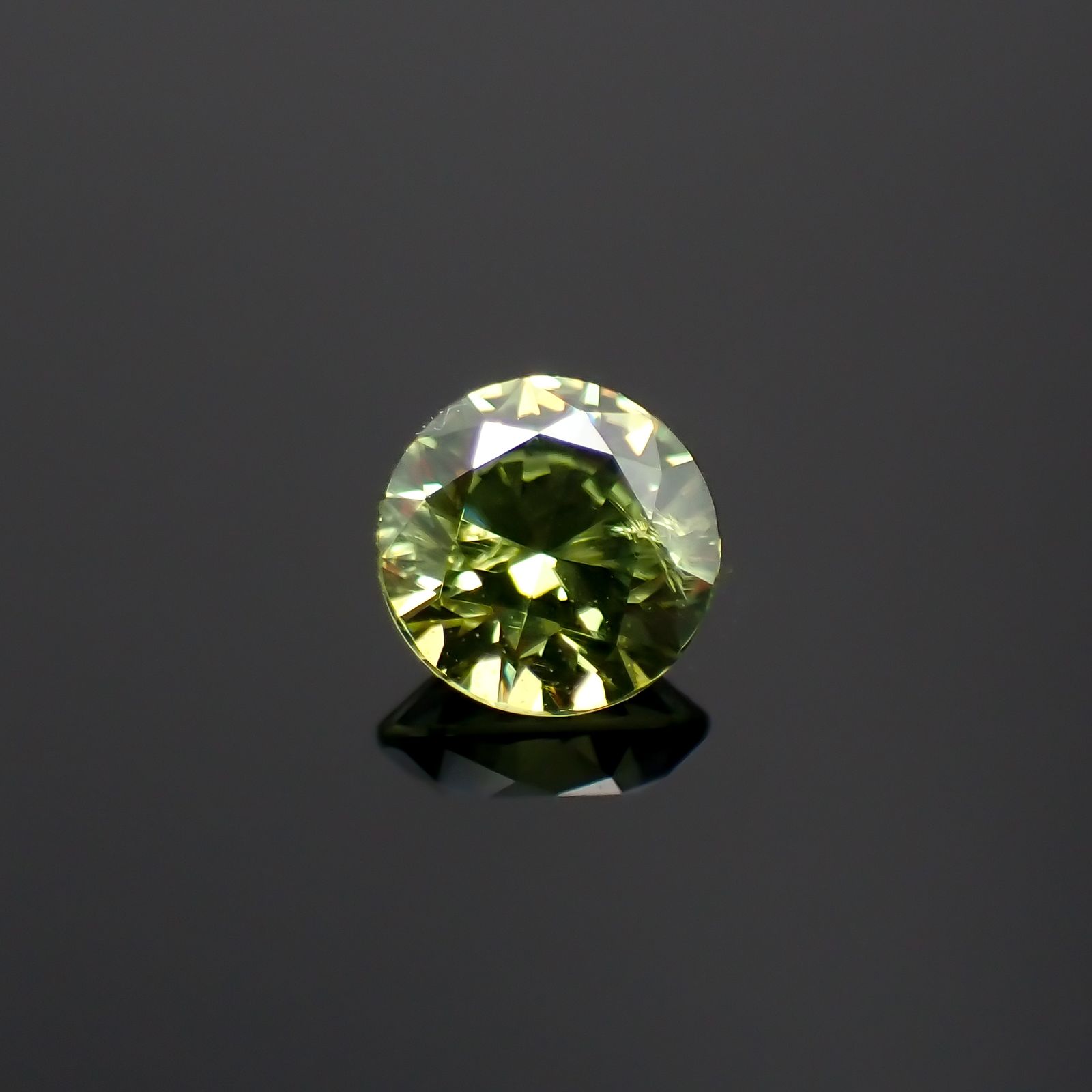 デマントイドガーネット(宝石名ガーネット)ロシア産 0.33ct 識別済[230421606]4.1x4.1mm前後