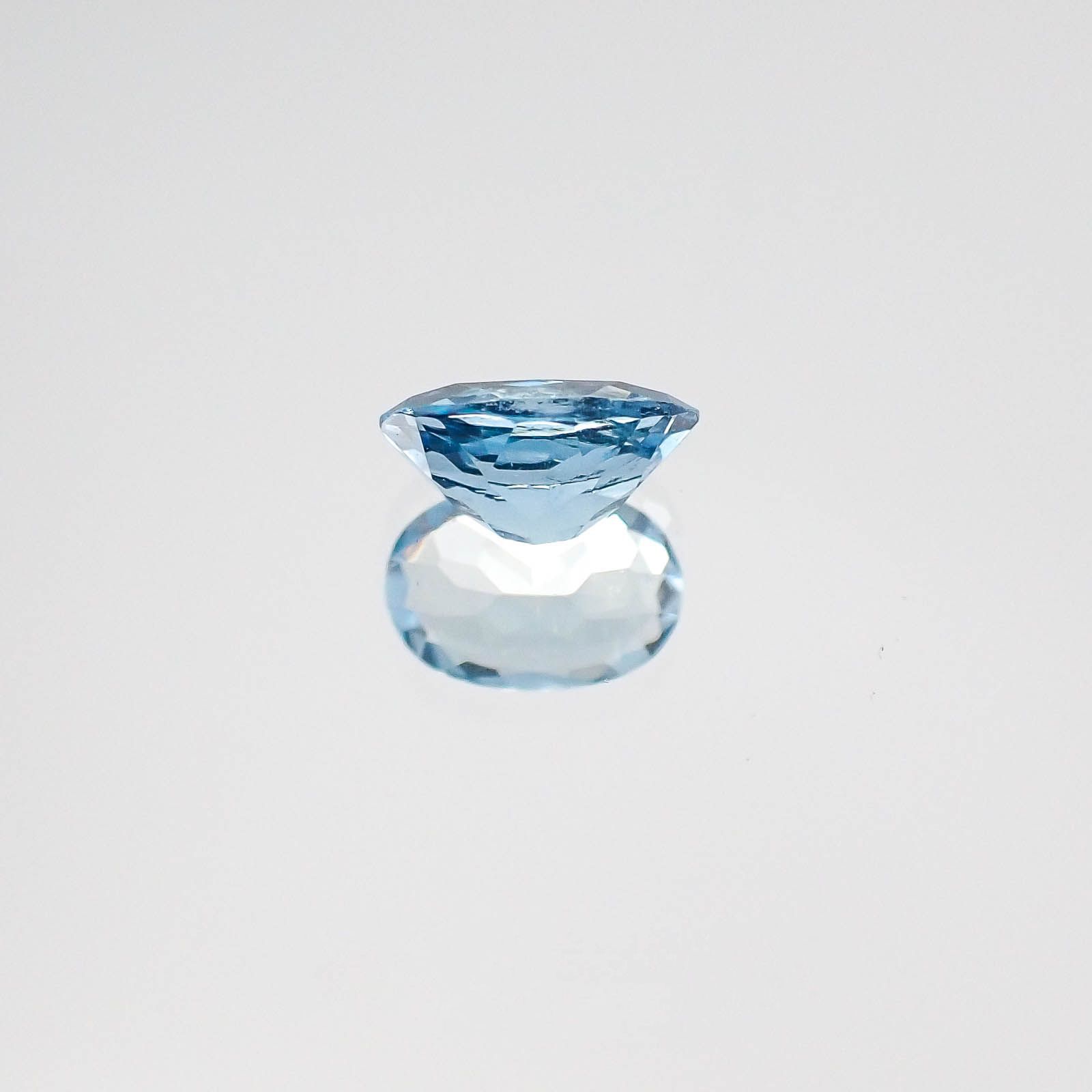 アクアマリン サンタマリアカラー(宝石名アクアマリン)モザンビーク産 0.44ct 識別済[220817250]6.2x4.2mm前後