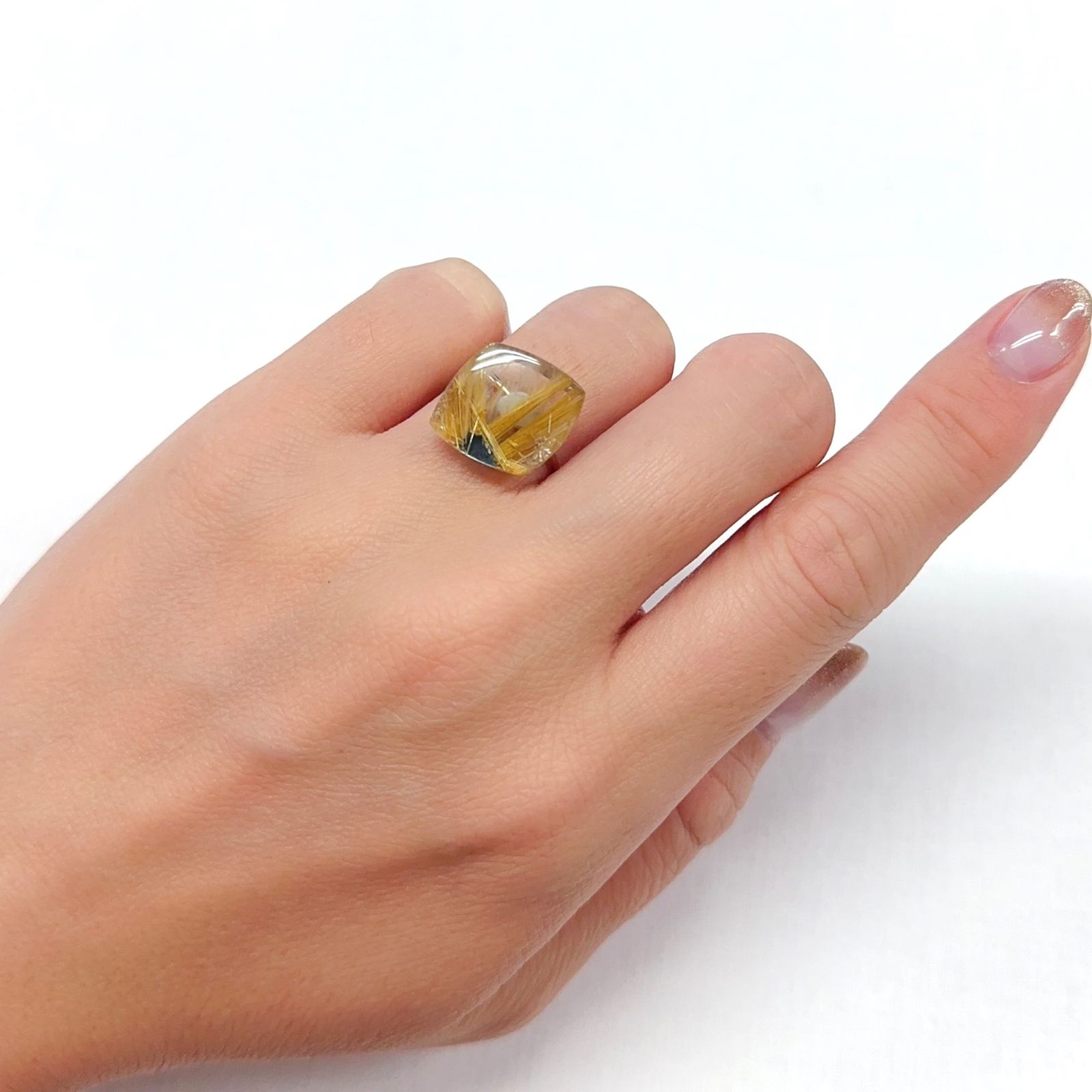 太陽ルチルクォーツ ブラジル産 8.60ct [231023678]17.4x15mm前後