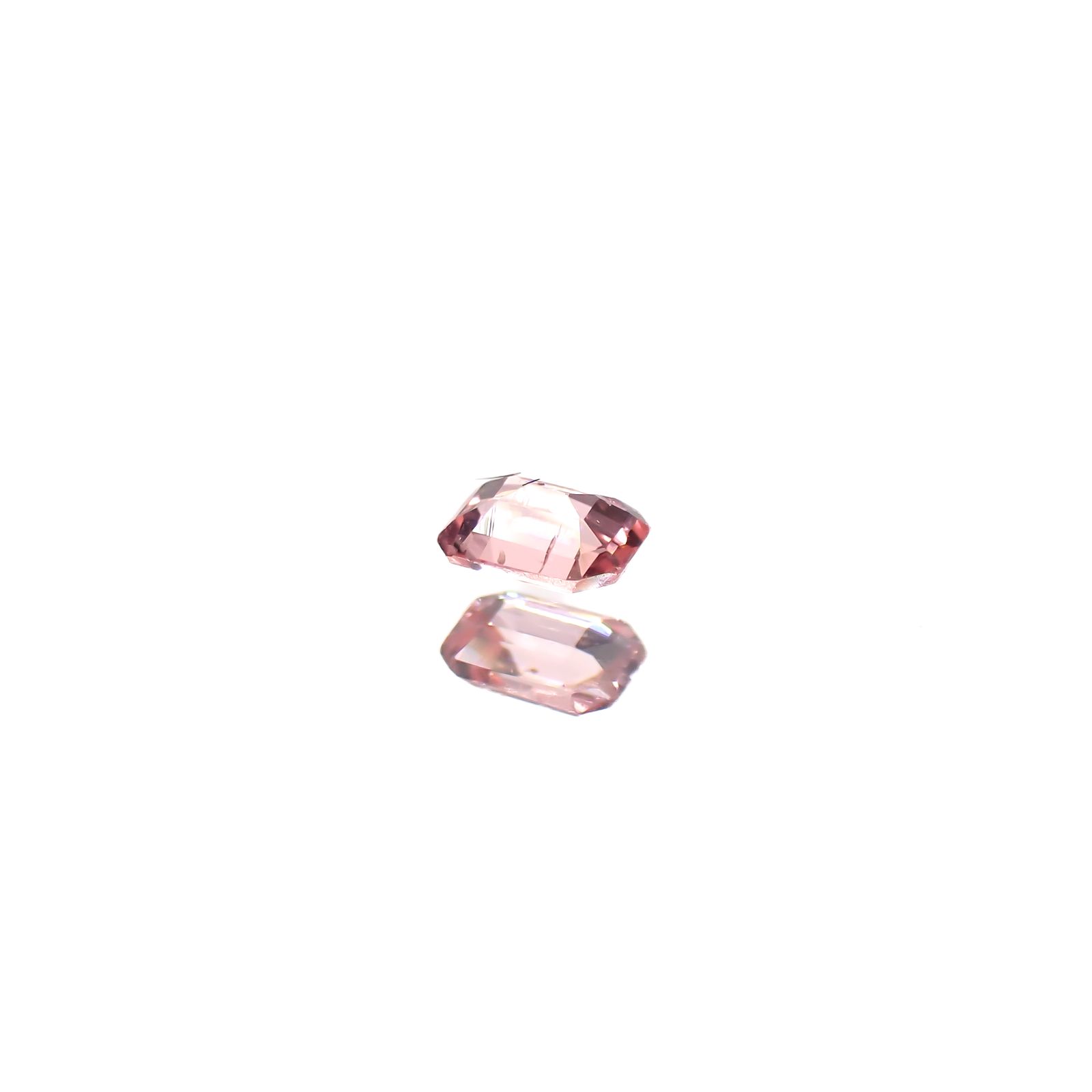 ヴェイリネナイト(宝石名ベイリネナイト)パキスタン産 0.043ct 識別済[240628344]2.4x1.7mm前後