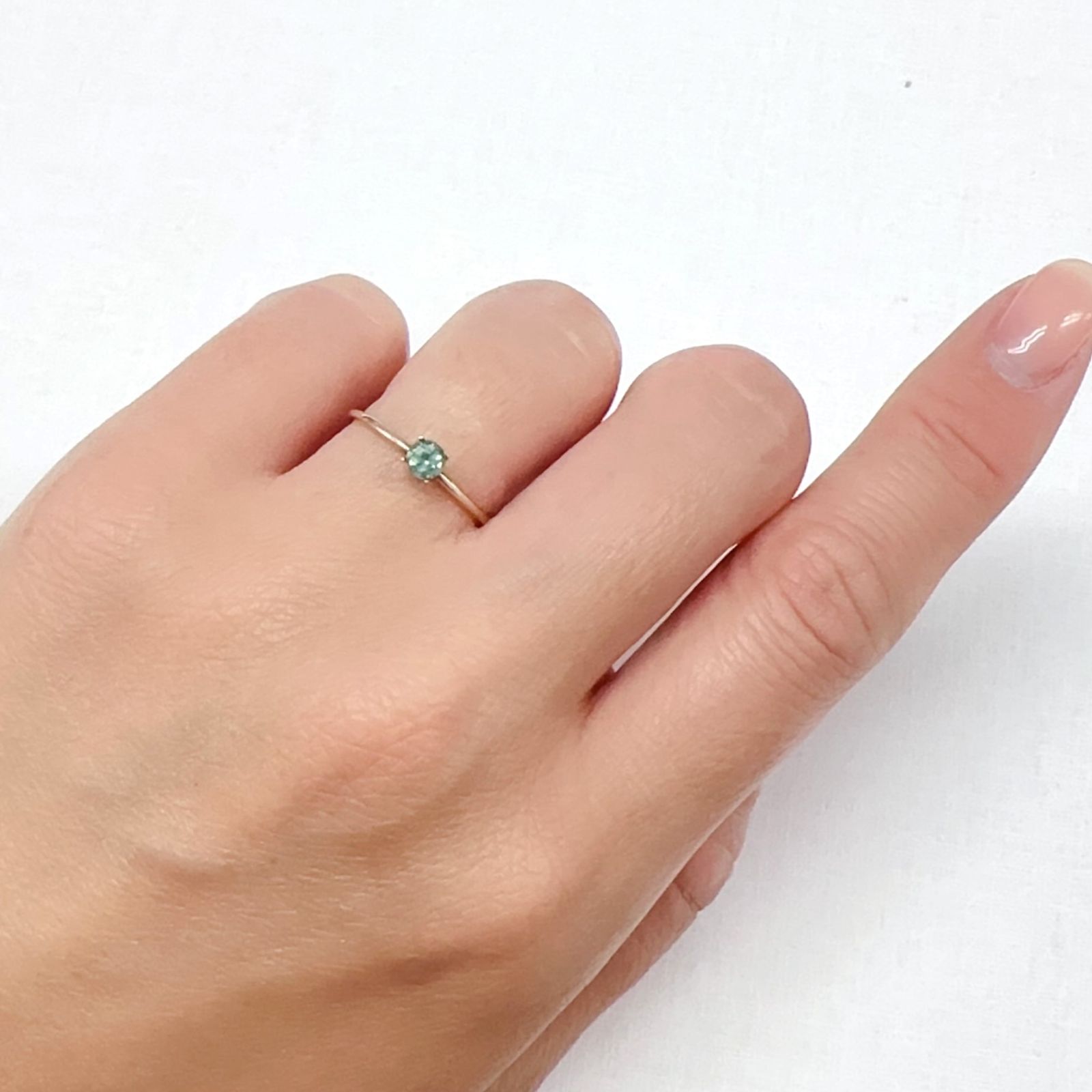 シルキーアレキサンドライト(宝石名アレキサンドライト)ブラジル・ミナスジェライス州ヘマチタ鉱山産 0.22ct 識別済[240527401]3.6x3.6mm前後