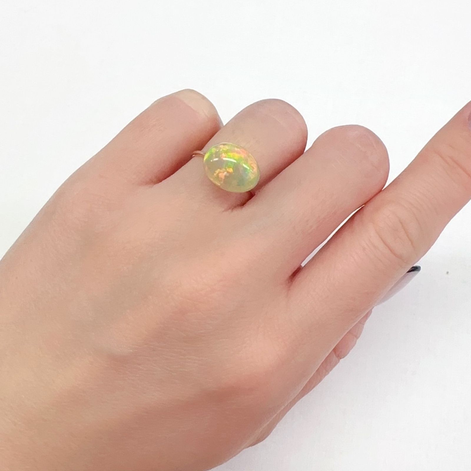 ブラックオパール(宝石名オパール/加熱処理)エチオピア産 3.42ct 識別済[240226258]12.4x10mm前後