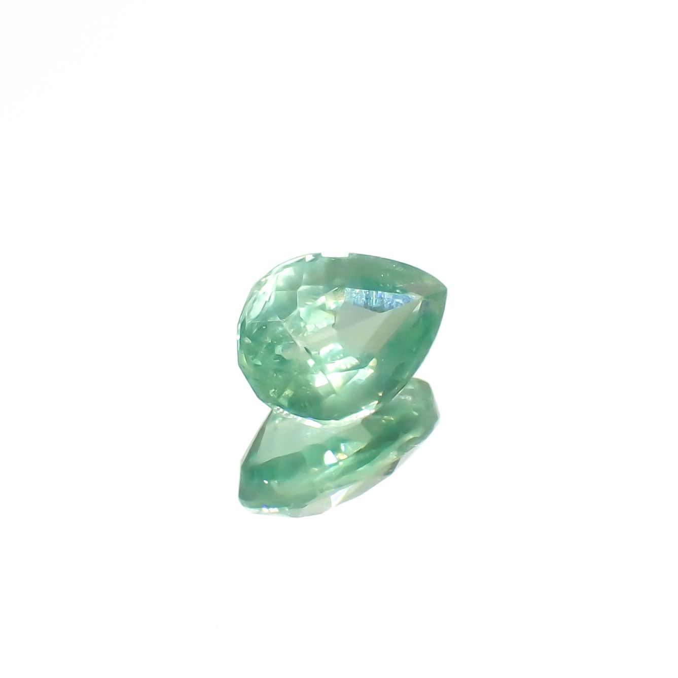 グリーンカイヤナイト タンザニア産 0.92ct[230220579]6.9x4.9mm前後