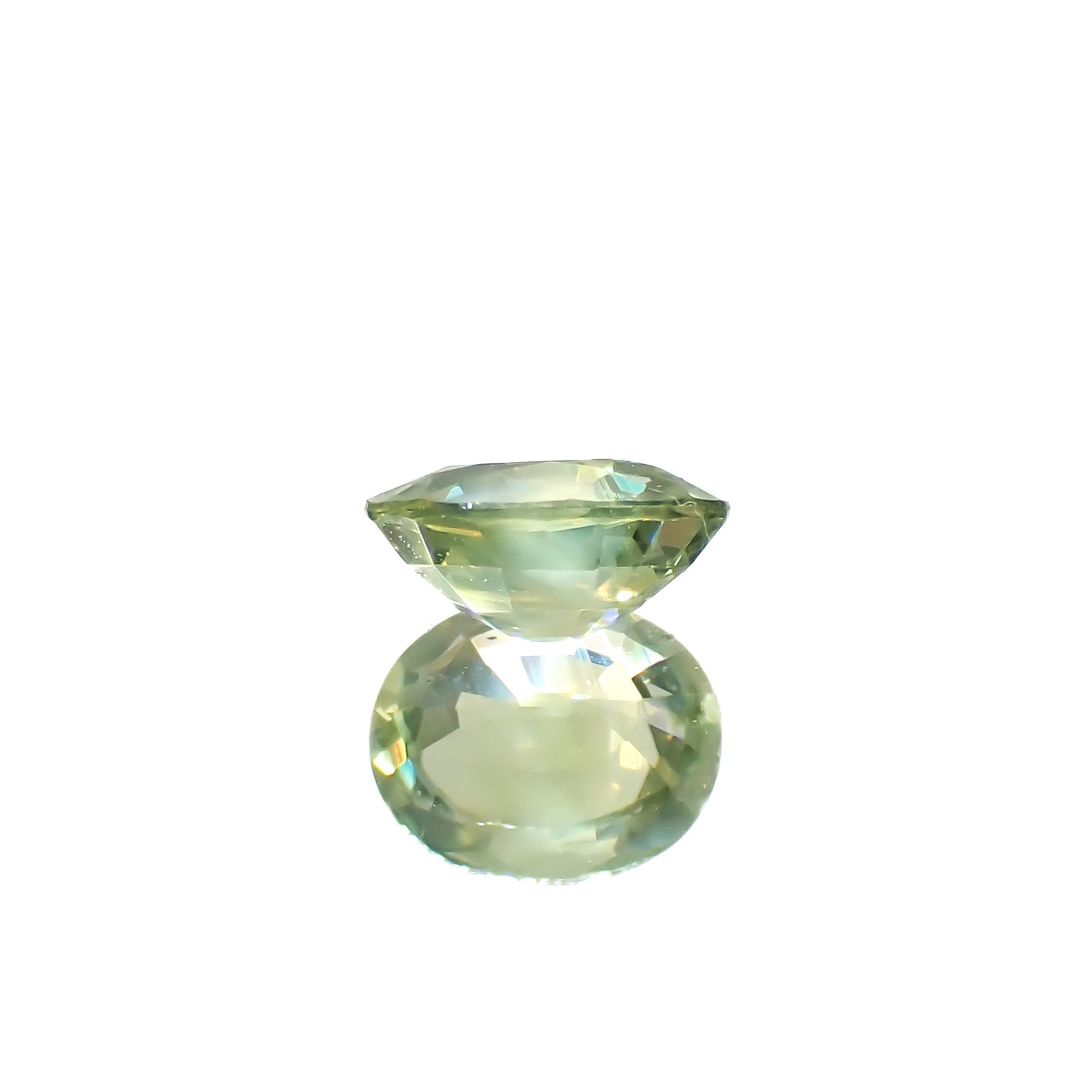 シルキーアレキサンドライト タンザニア産 0.59ct [241129513]5.7x4.7mm前後