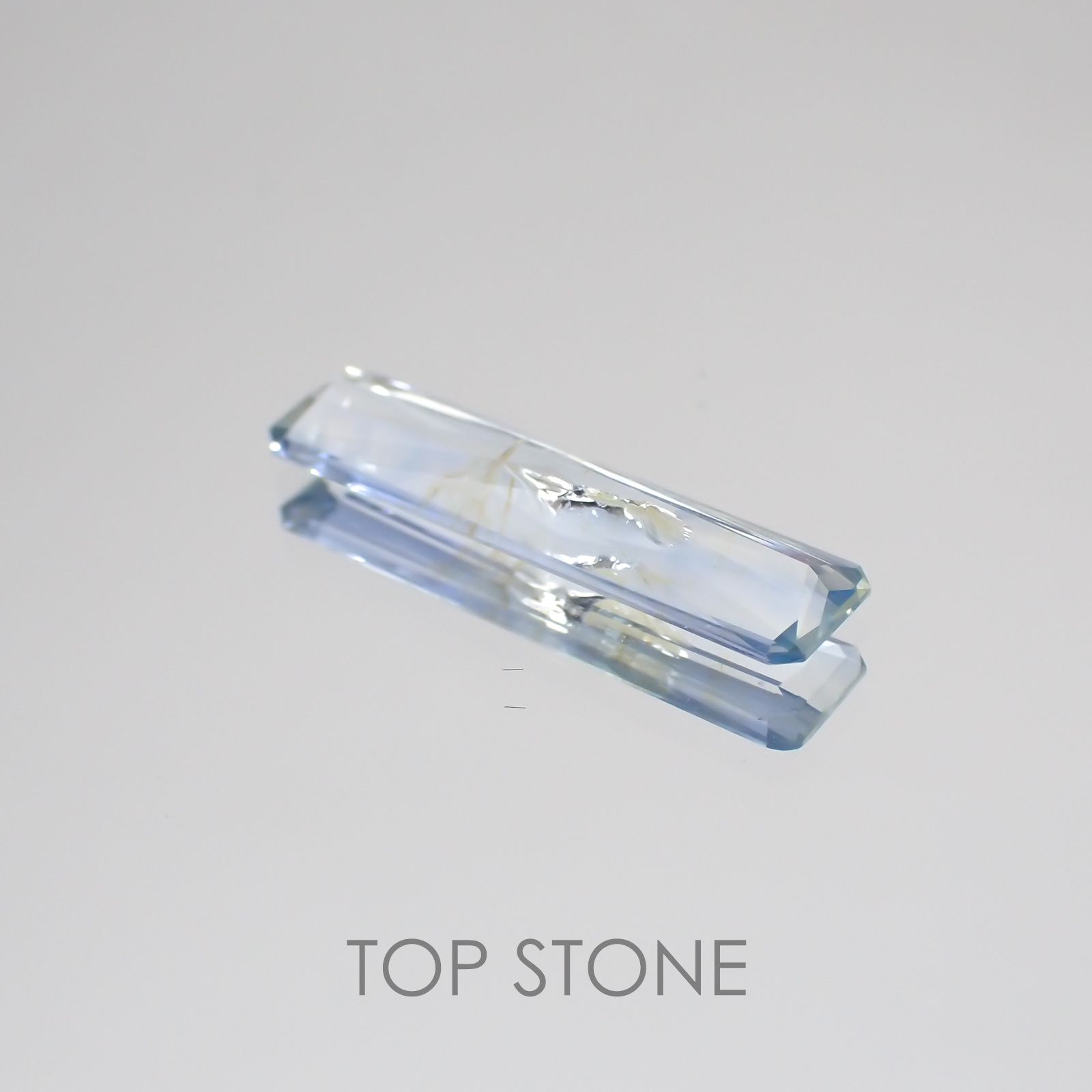 ジェレメジェバイト ナミビア産 原石・結晶 1.23ct ソーティング付[19111629]15.5×4mm前後