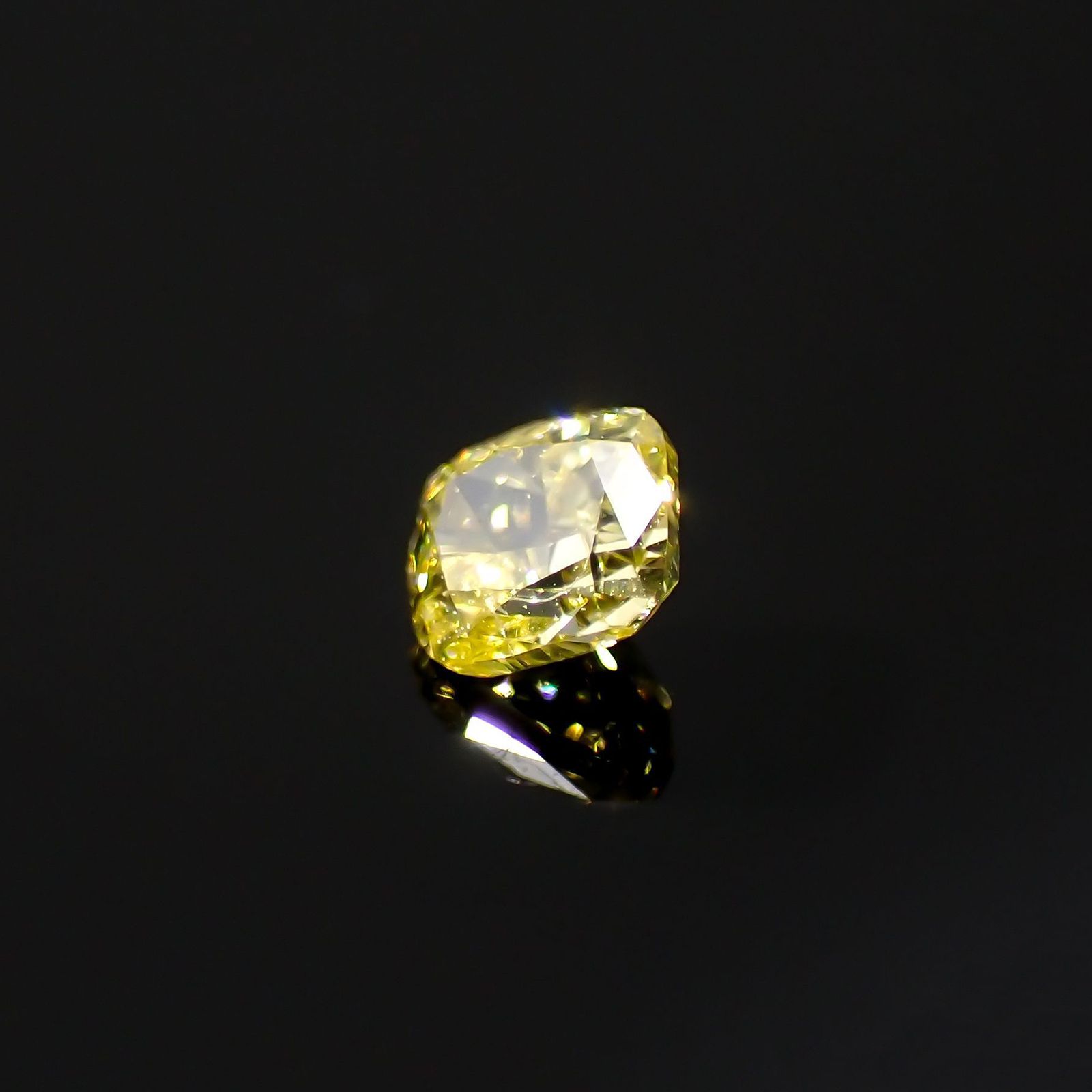 イエローダイヤモンド SI-VS(宝石名ダイアモンド) 0.092ct 識別済[220616389]2.7x2.4mm前後