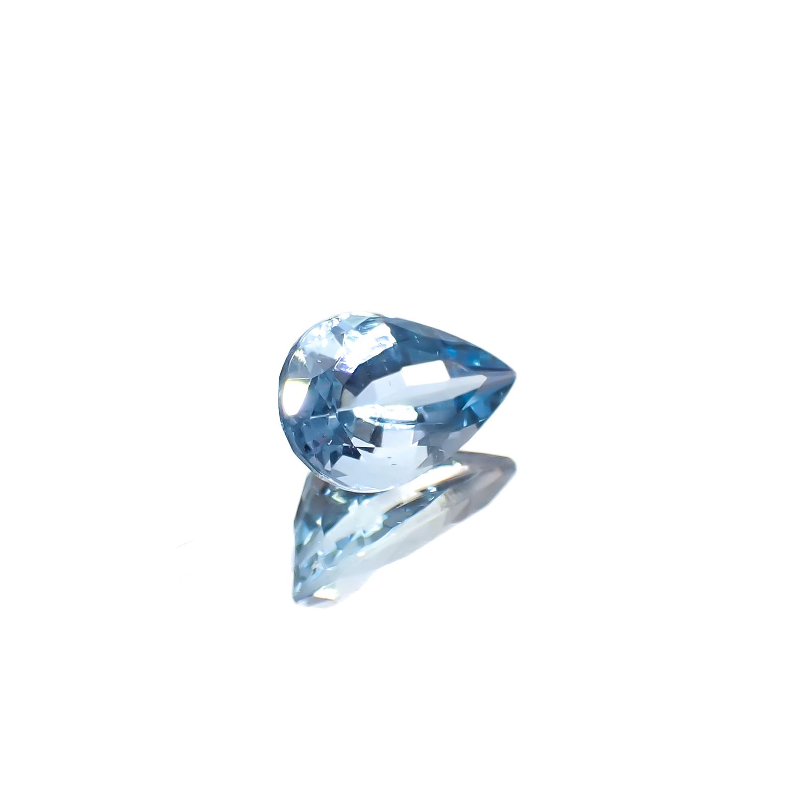 アクアマリン サンタマリアカラー マダガスカル産 0.78ct[240326966]7.9x5.1mm前後